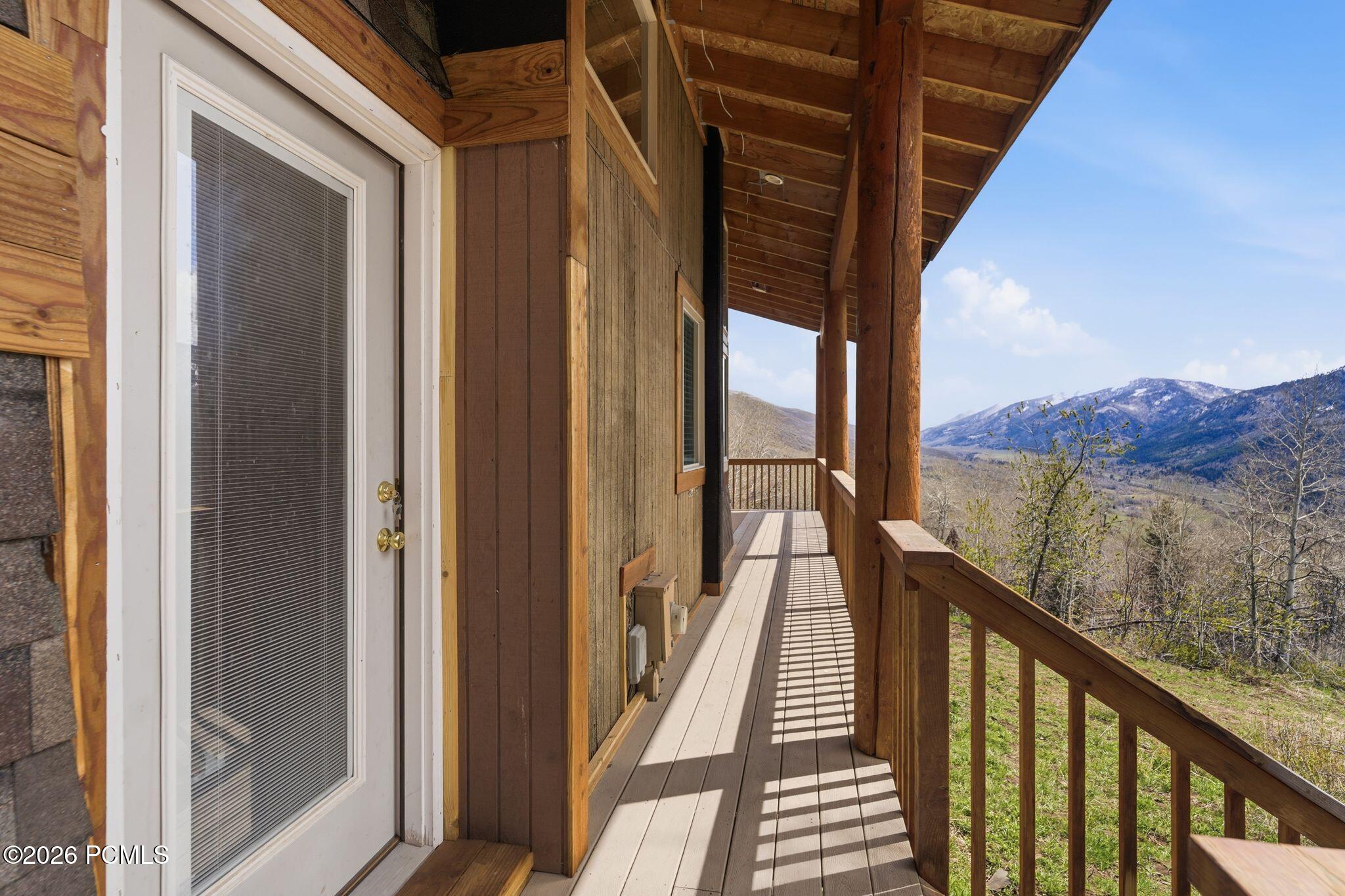 163 Mount Aerie Upper Loop