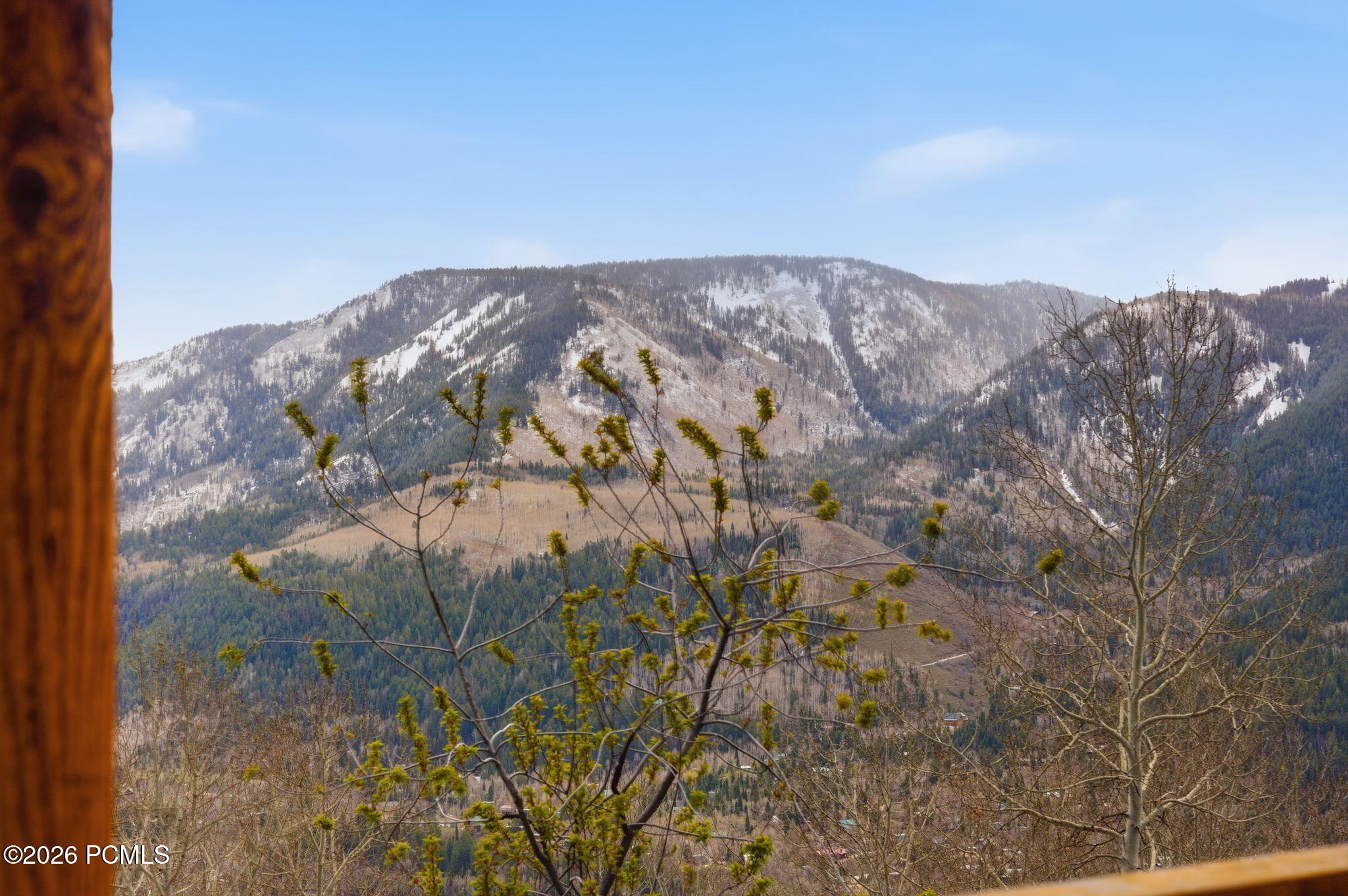 163 Mount Aerie Upper Loop