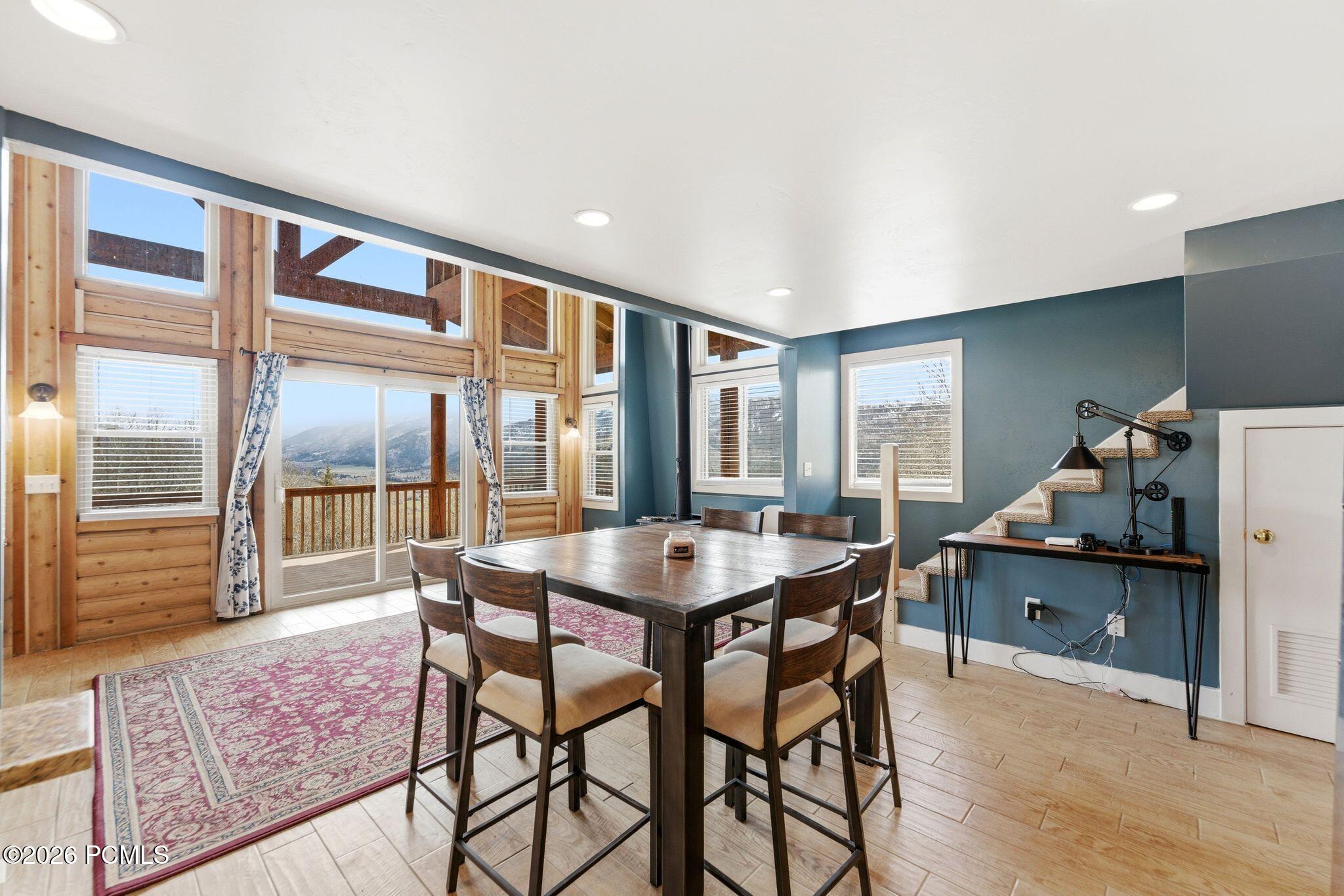 163 Mount Aerie Upper Loop