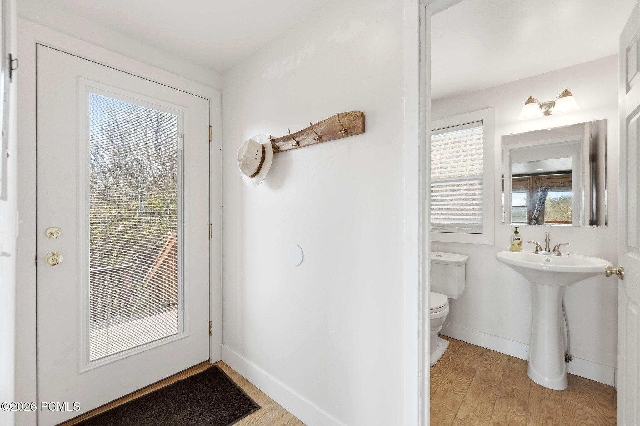 163 Mount Aerie Upper Loop