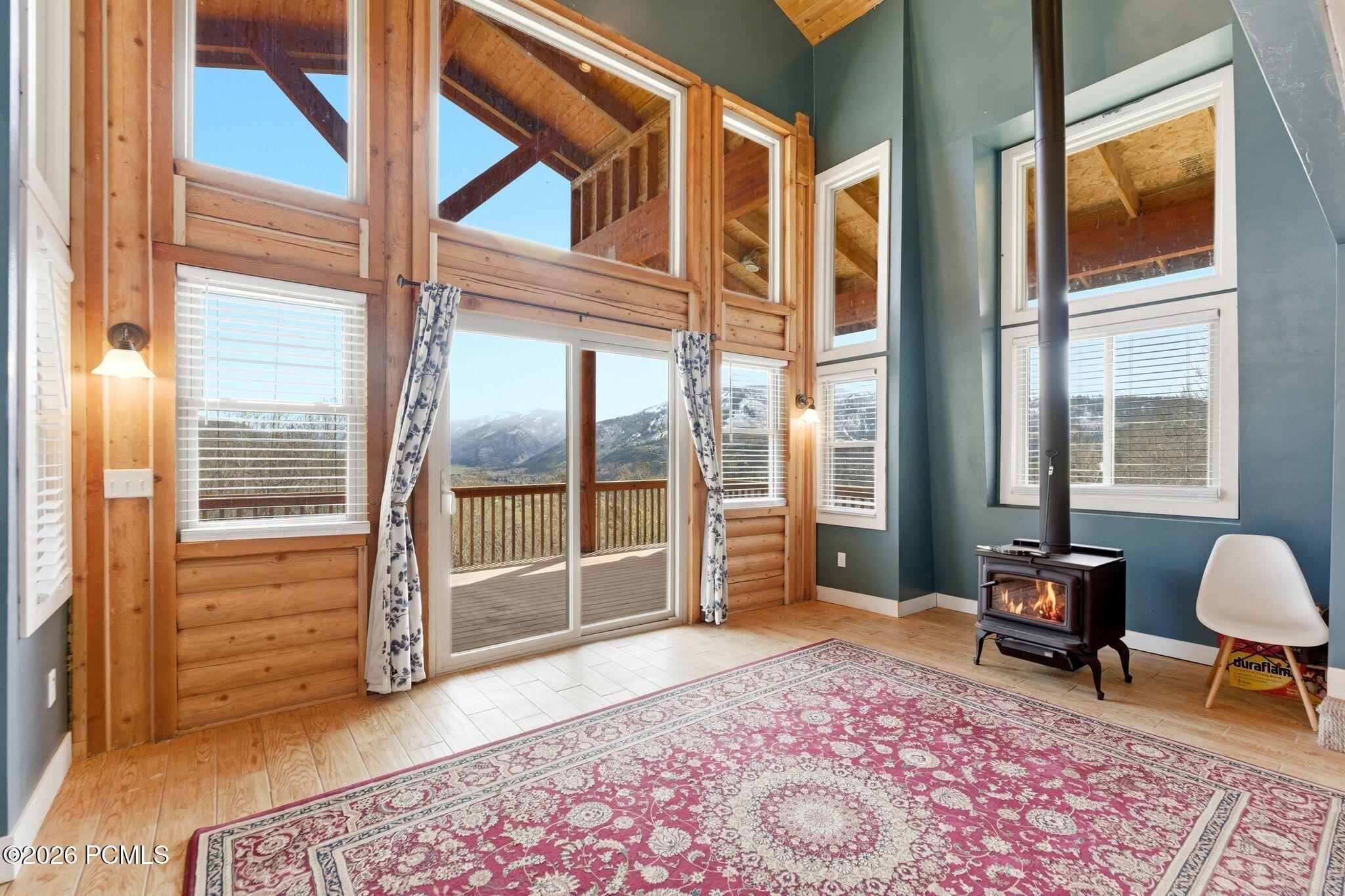 163 Mount Aerie Upper Loop