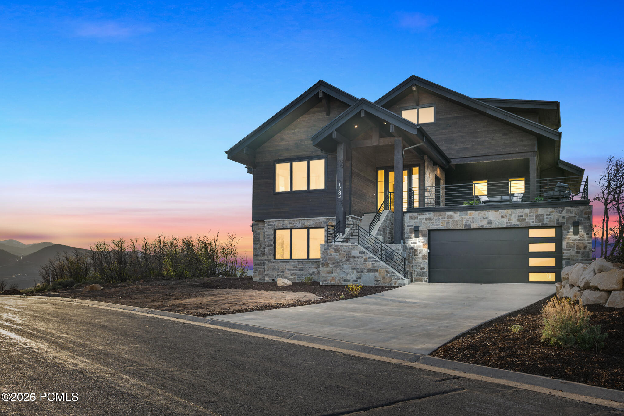 1285 E Lasso Trail