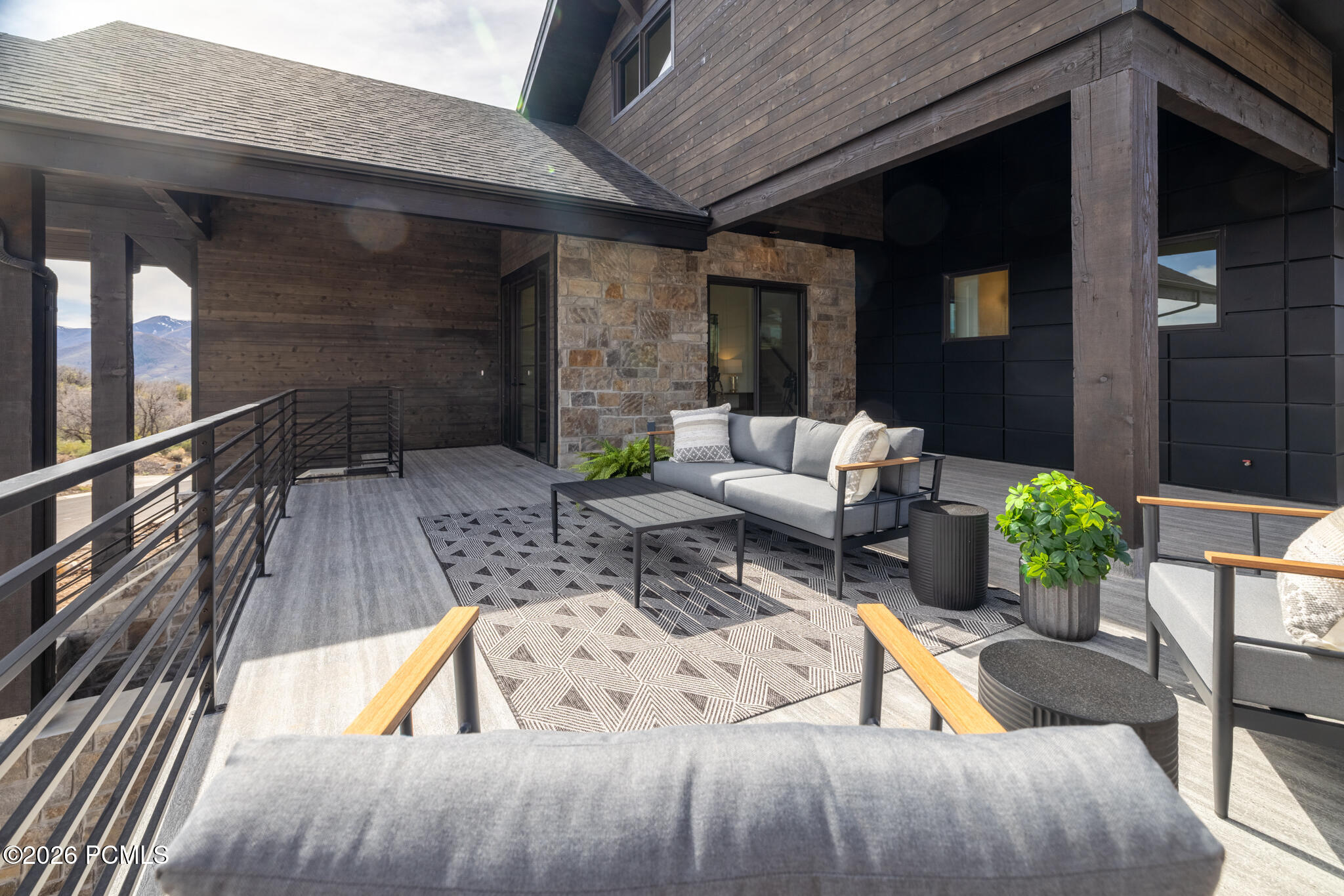 1285 E Lasso Trail