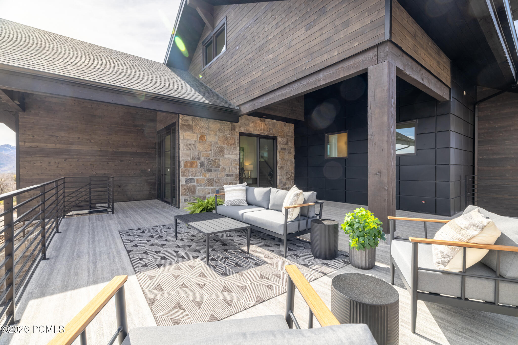 1285 E Lasso Trail