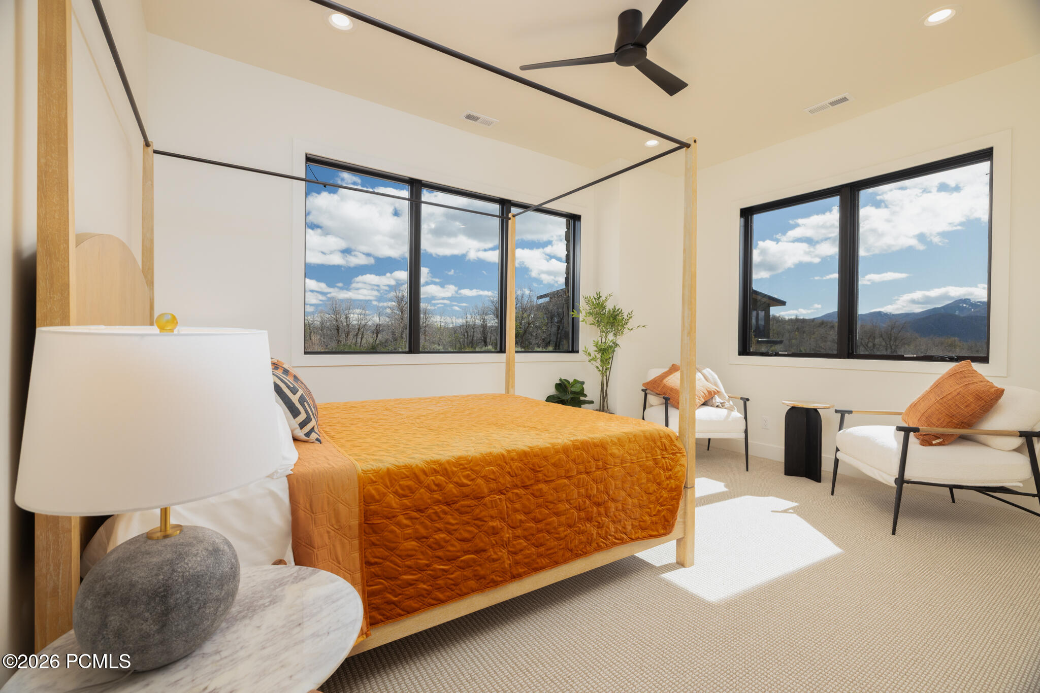 1285 E Lasso Trail