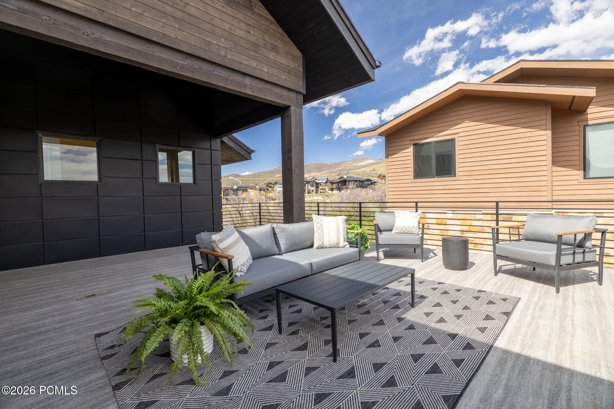 1285 E Lasso Trail