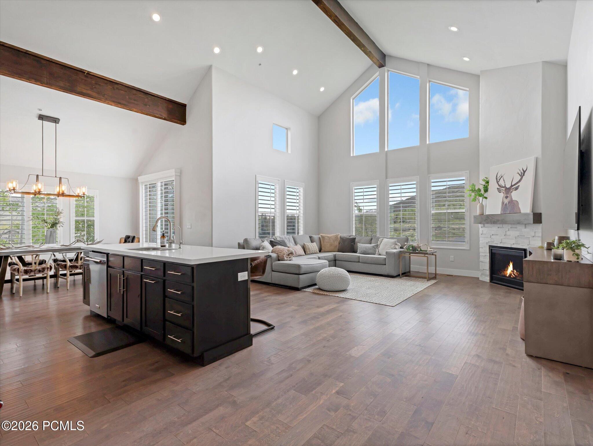 8182 Courtyard Loop