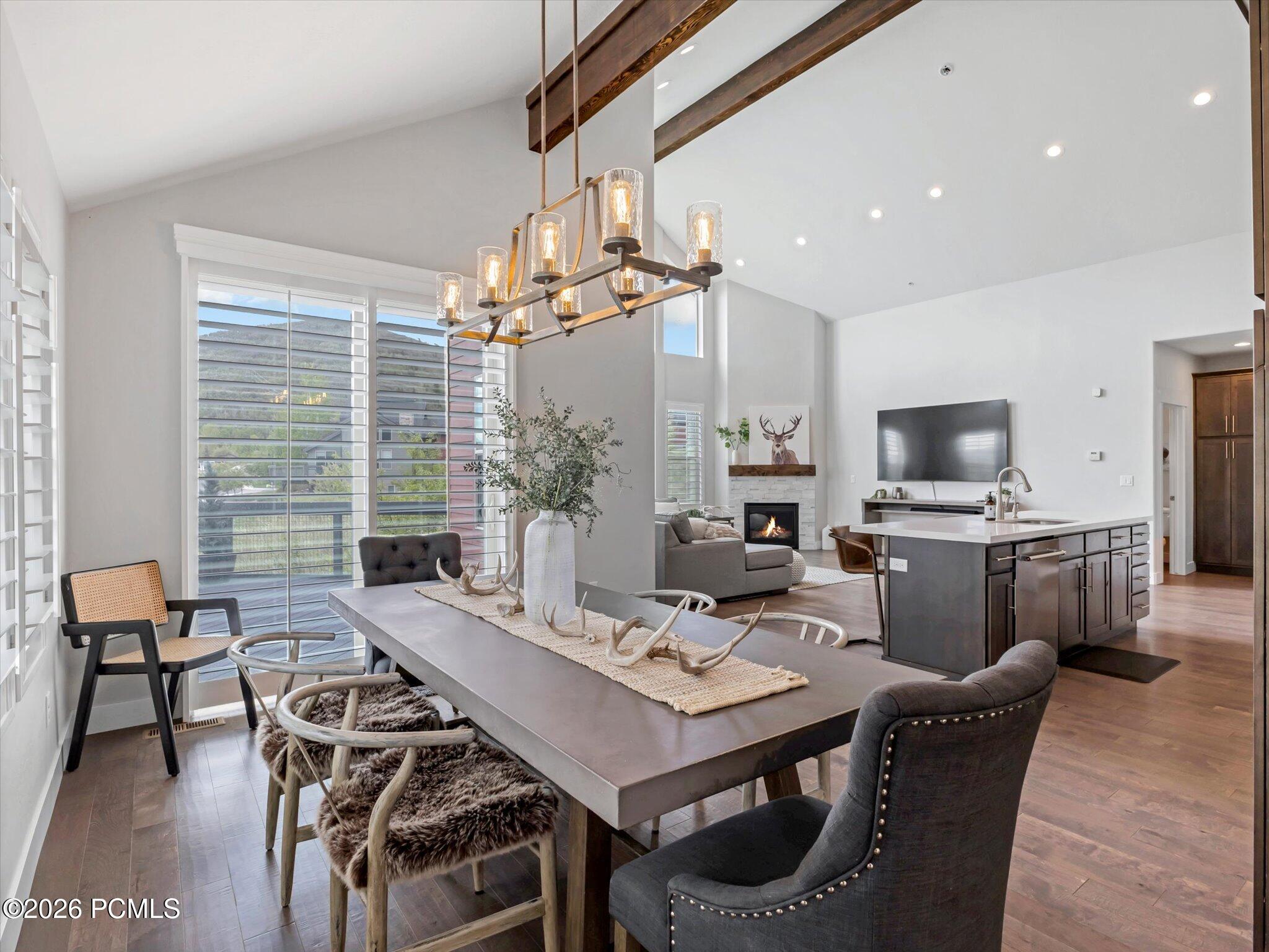 8182 Courtyard Loop