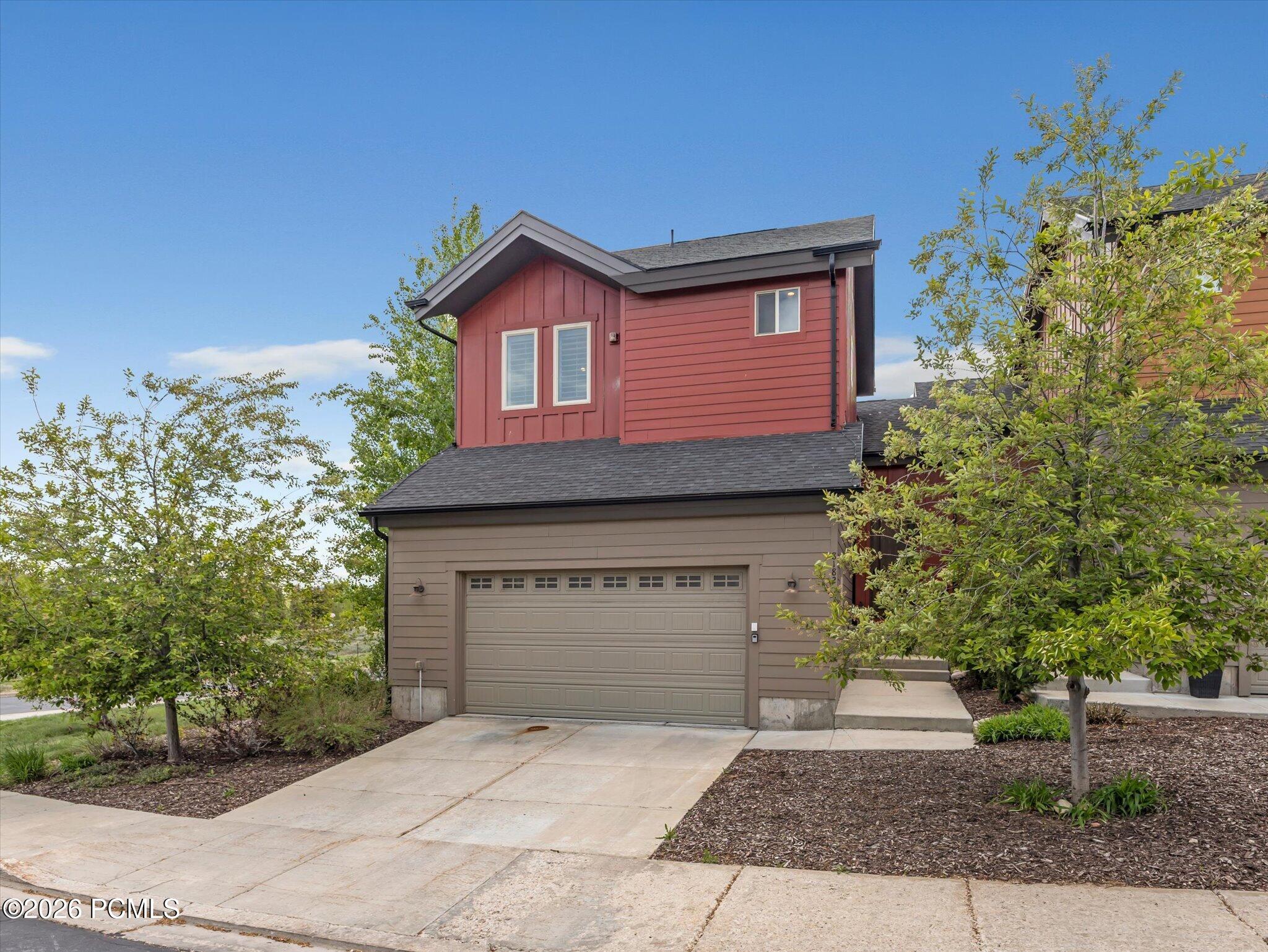 8182 Courtyard Loop