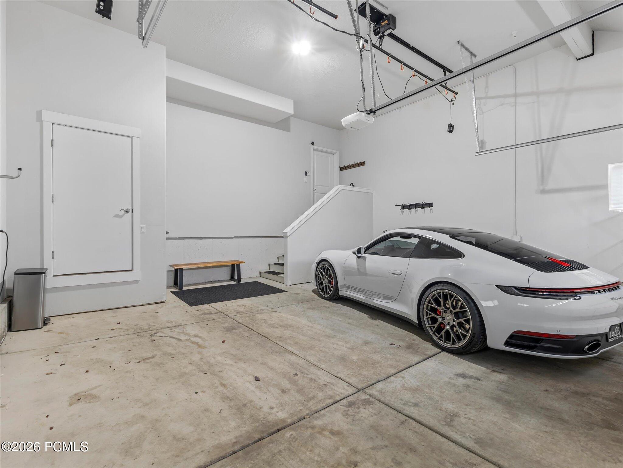 8182 Courtyard Loop