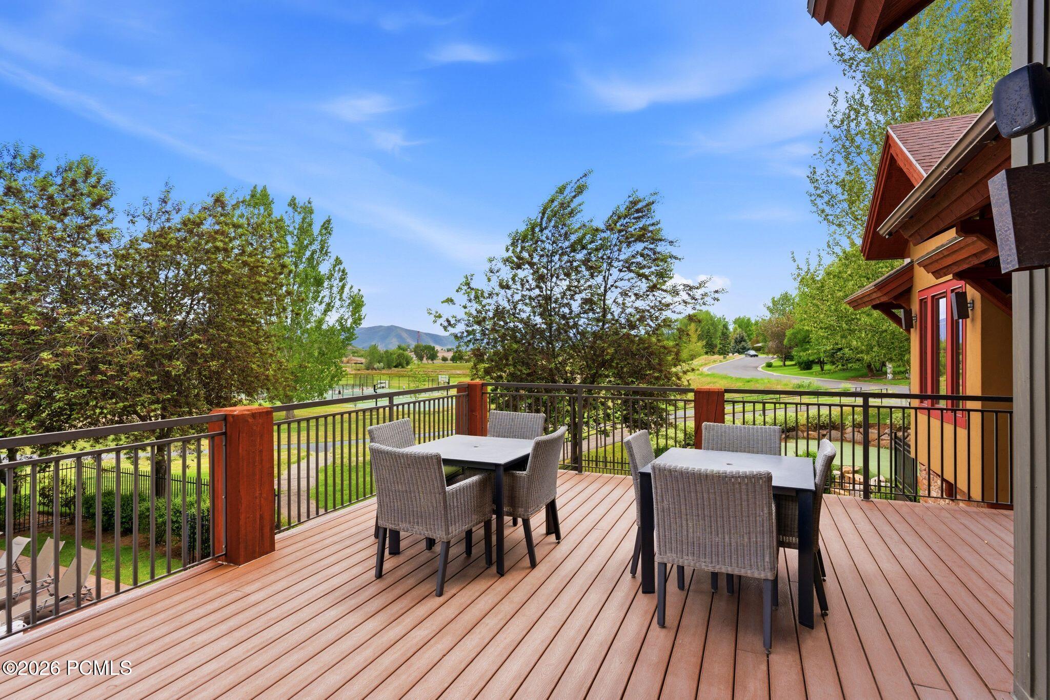 86 E Valais Parkway