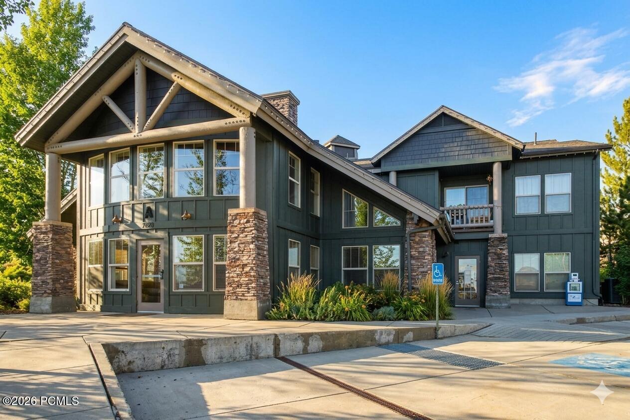1716 W Fox Bay Drive Unit H204