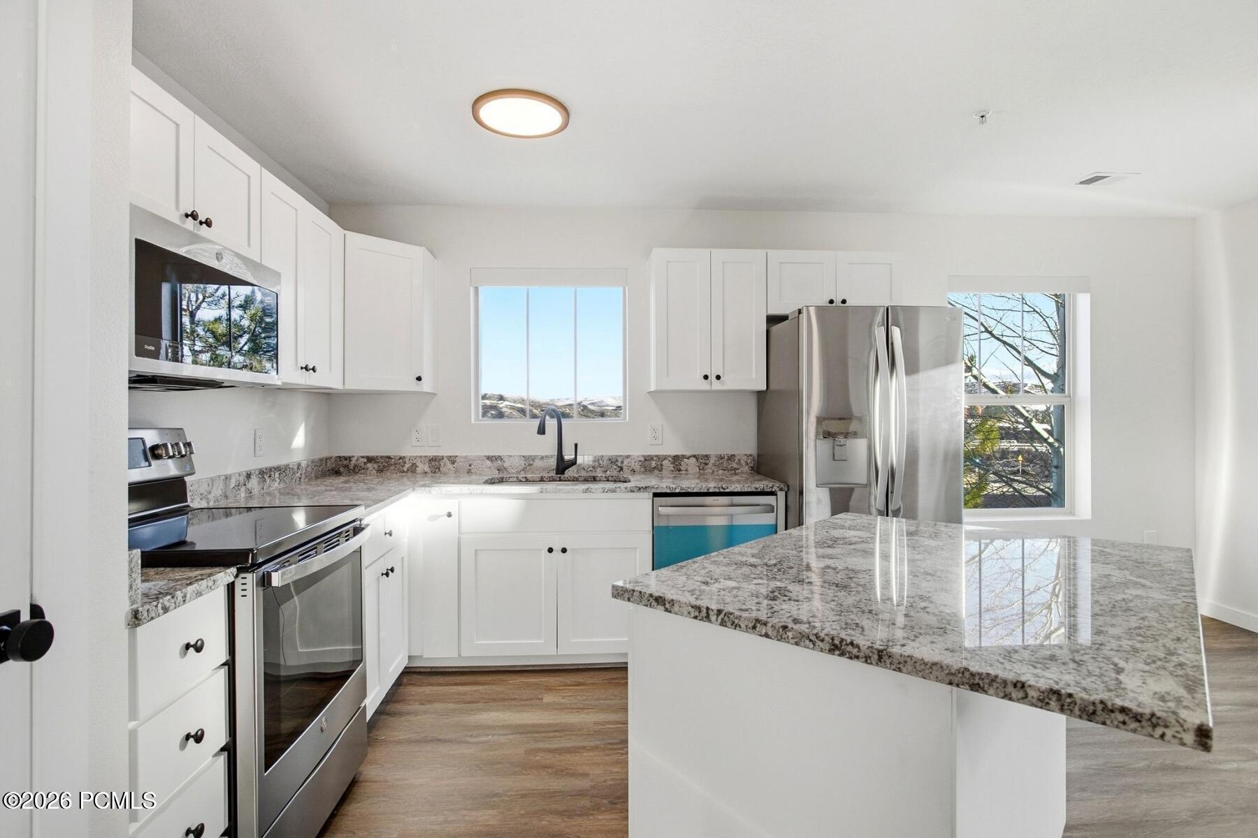 1716 W Fox Bay Drive Unit H204