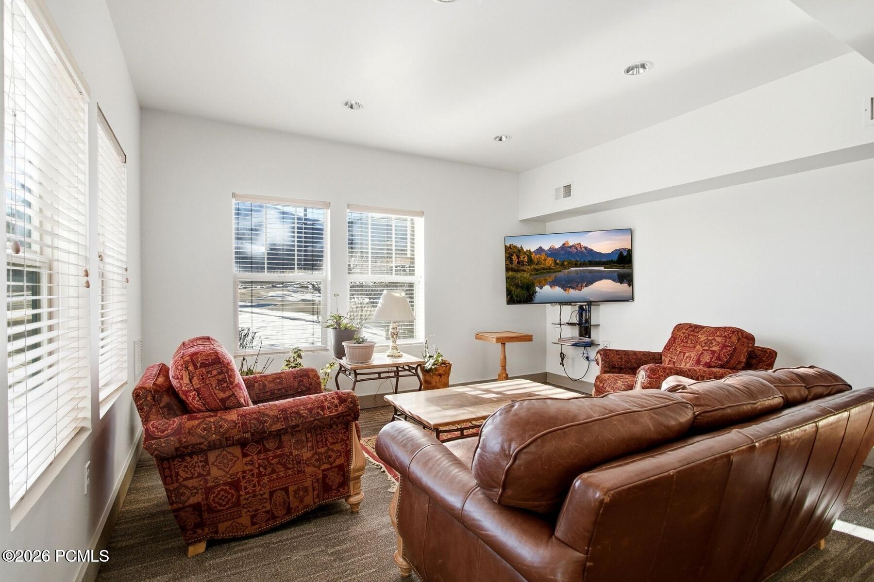 1716 W Fox Bay Drive Unit H204