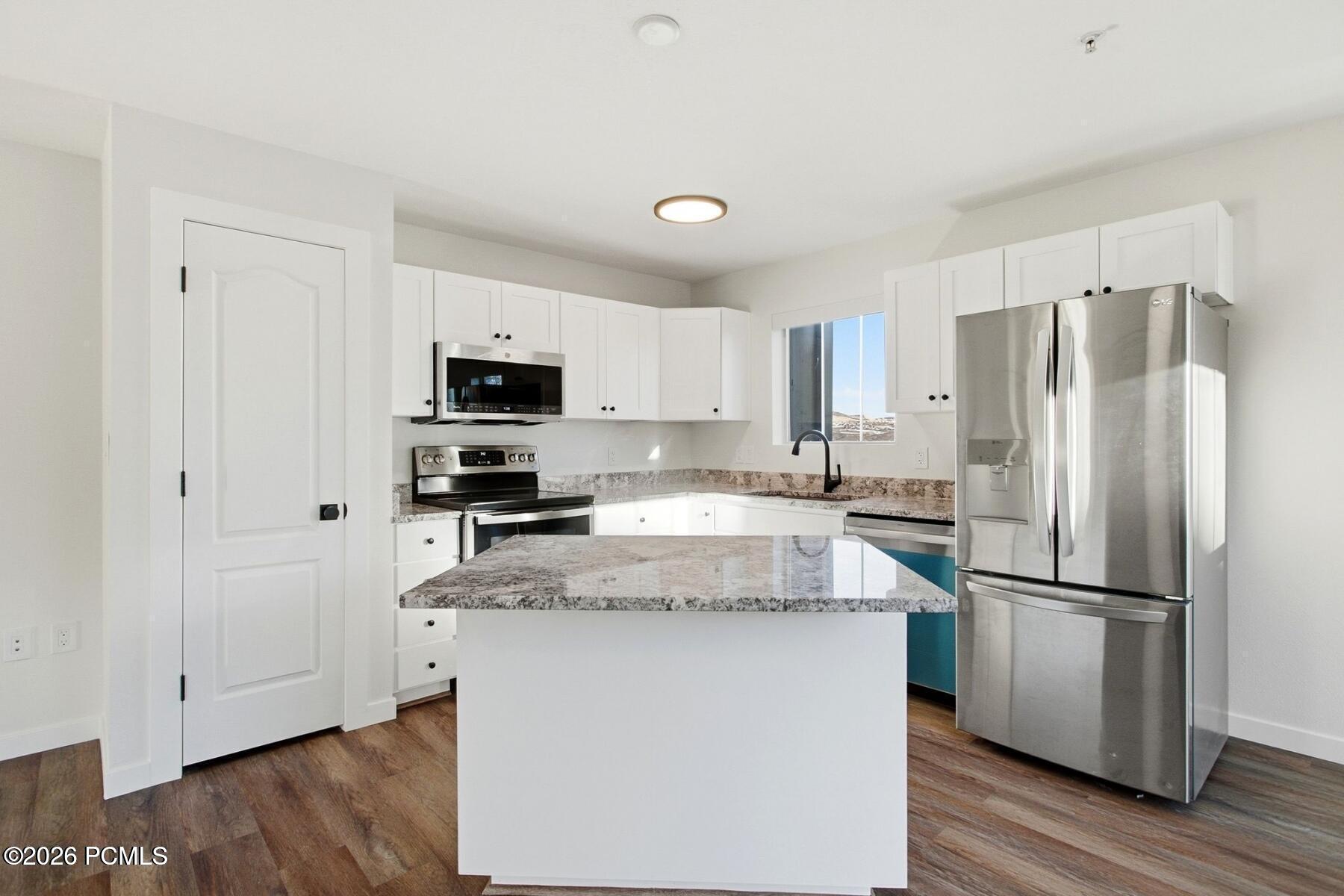 1716 W Fox Bay Drive Unit H204
