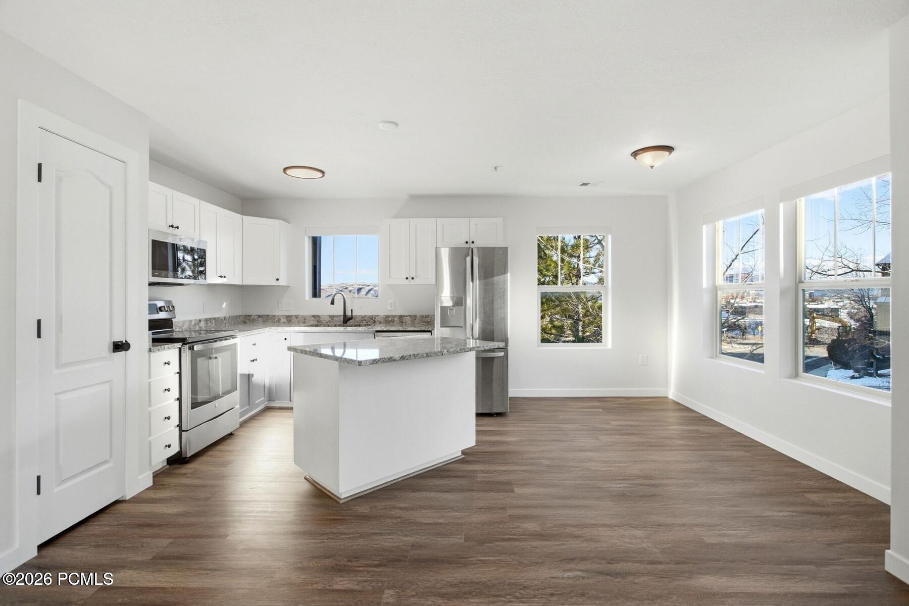 1716 W Fox Bay Drive Unit H204
