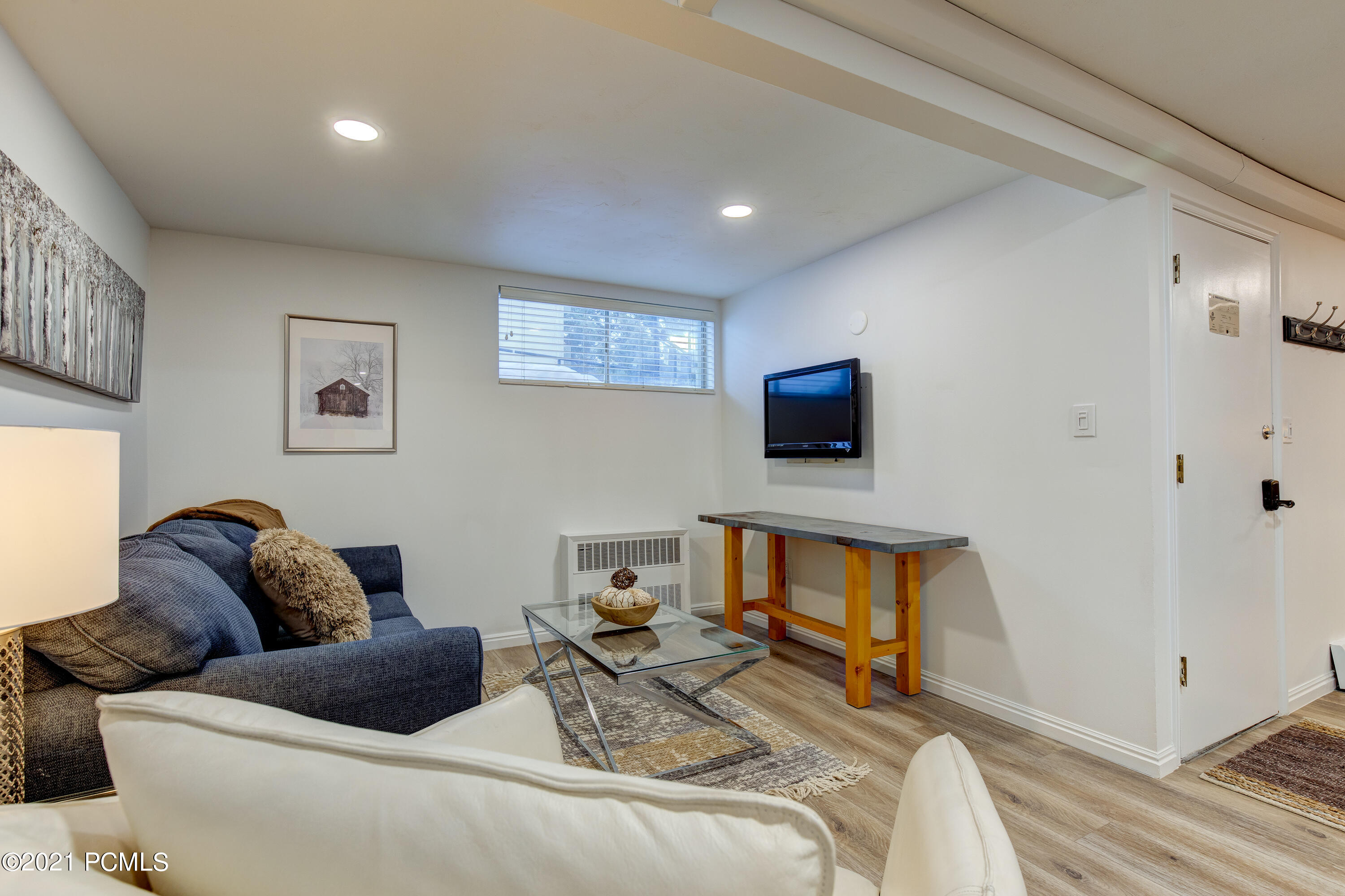 1482 Empire Avenue M3