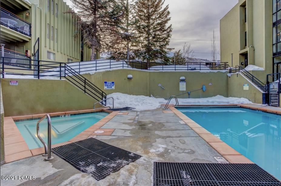 1482 Empire Avenue M3