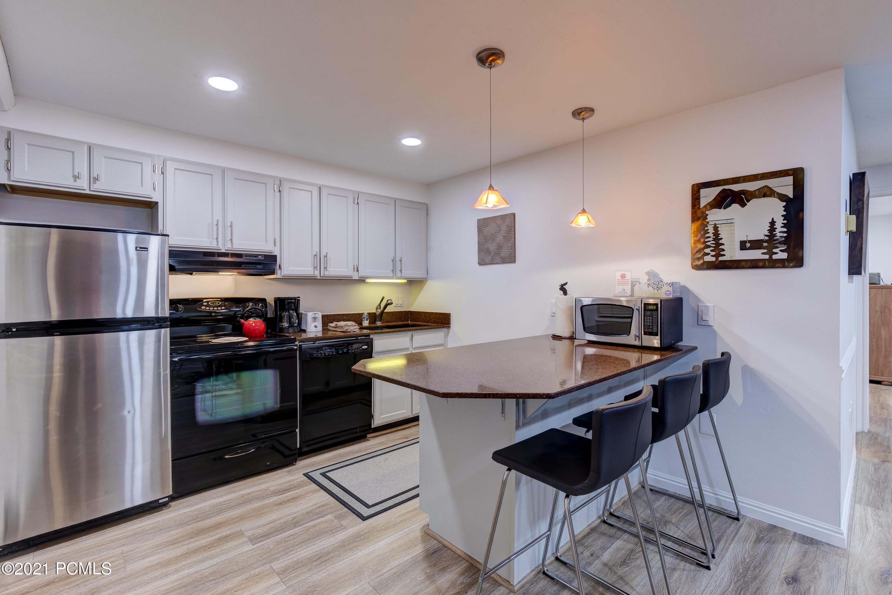 1482 Empire Avenue M3