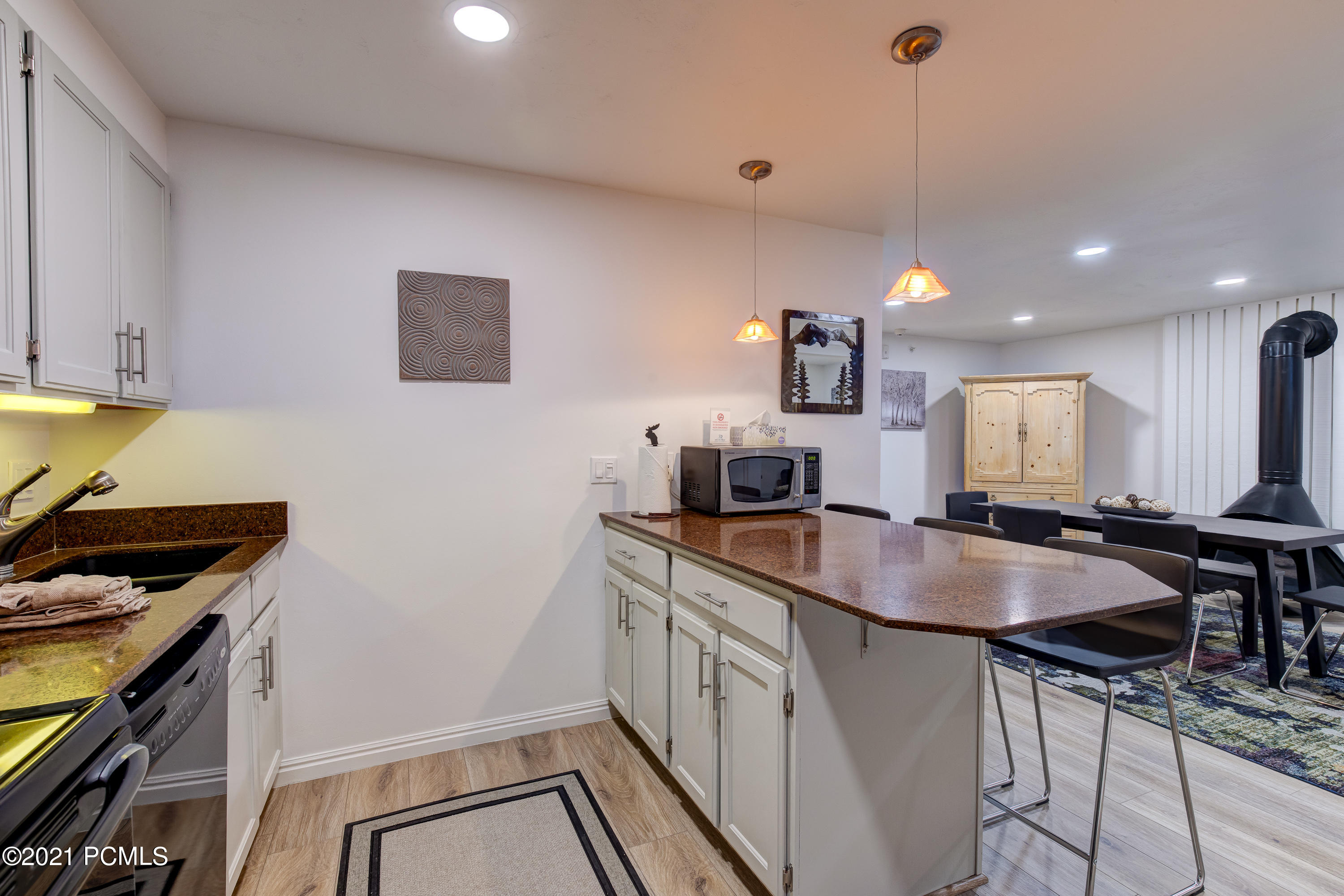 1482 Empire Avenue M3