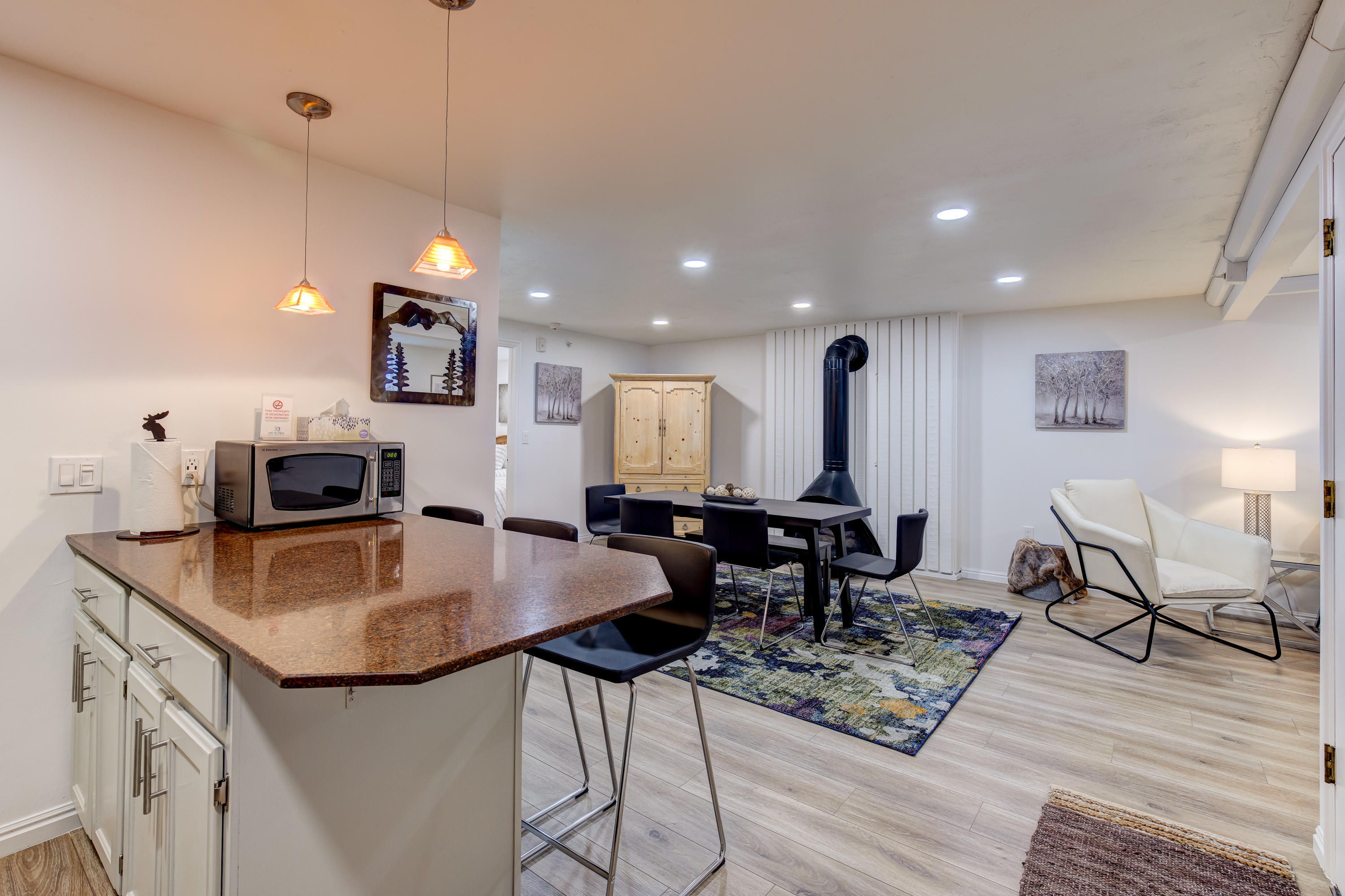 1482 Empire Avenue M3