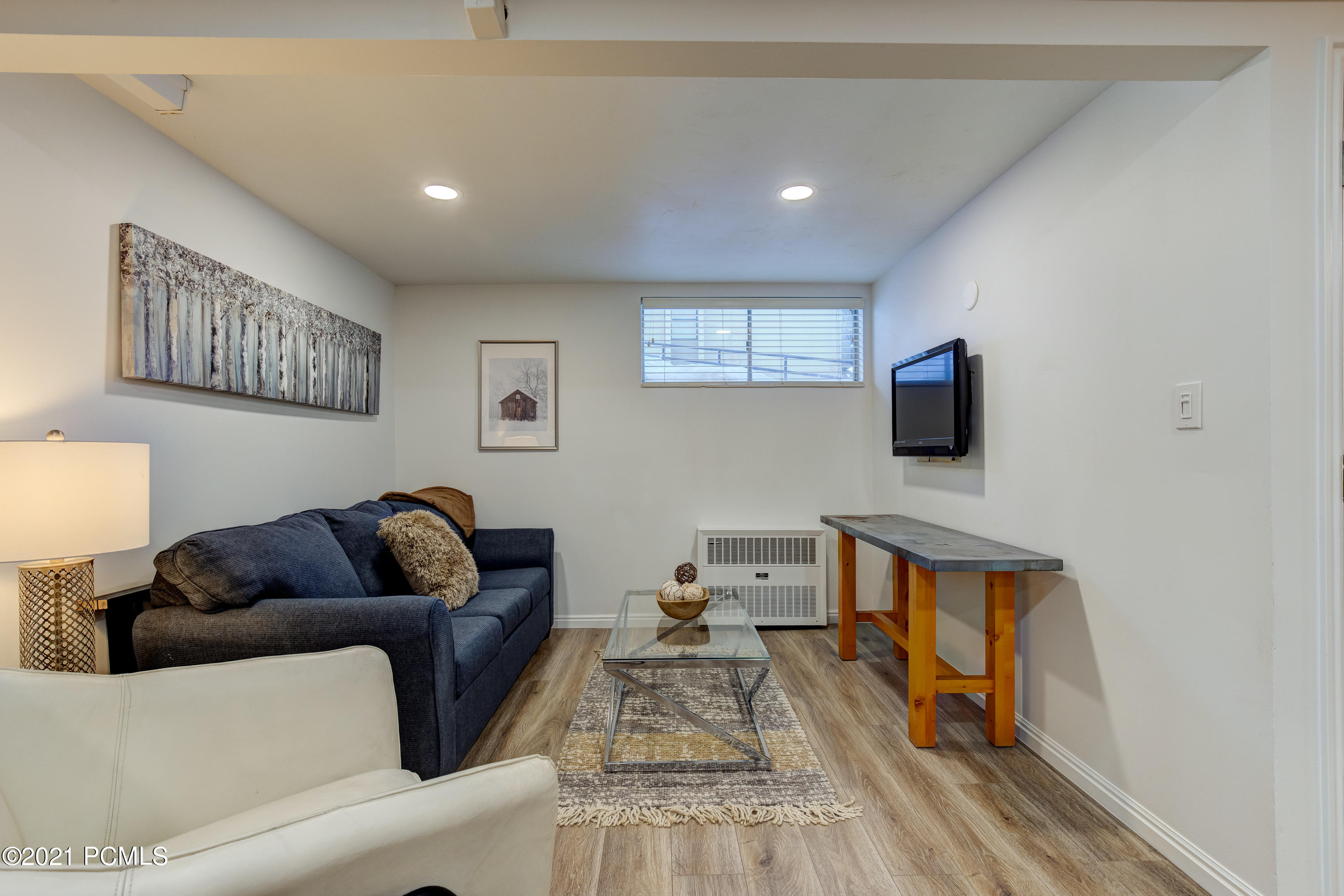 1482 Empire Avenue M3