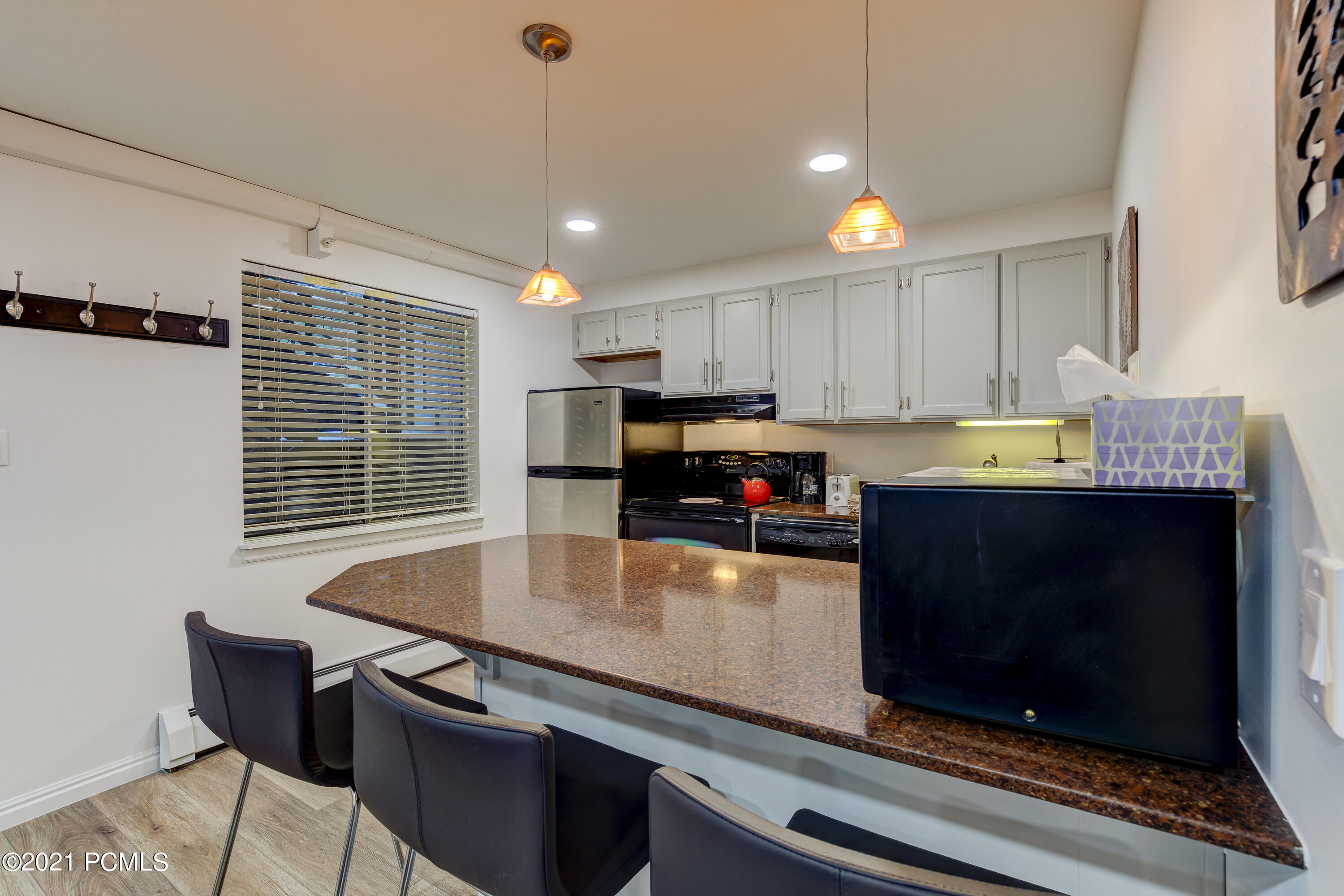 1482 Empire Avenue M3