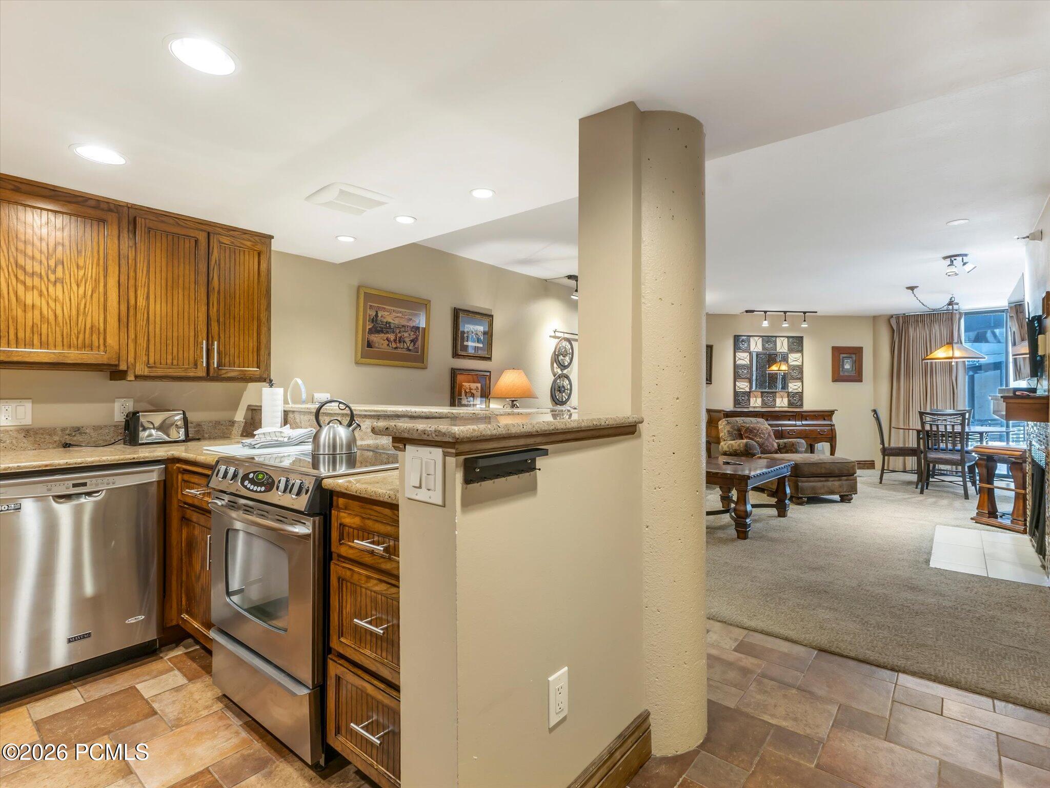 1485 Empire Drive 215