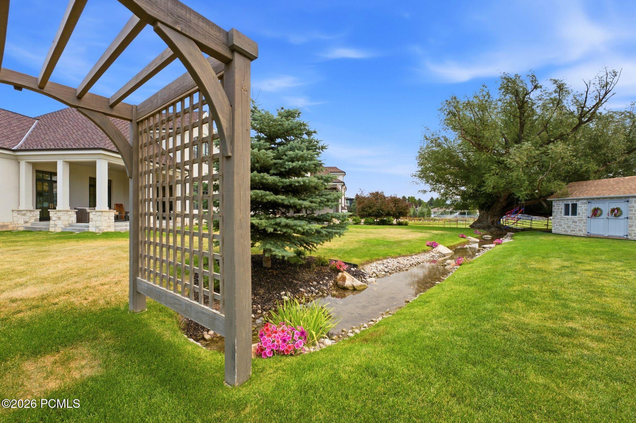 71 W Farm Springs Lane