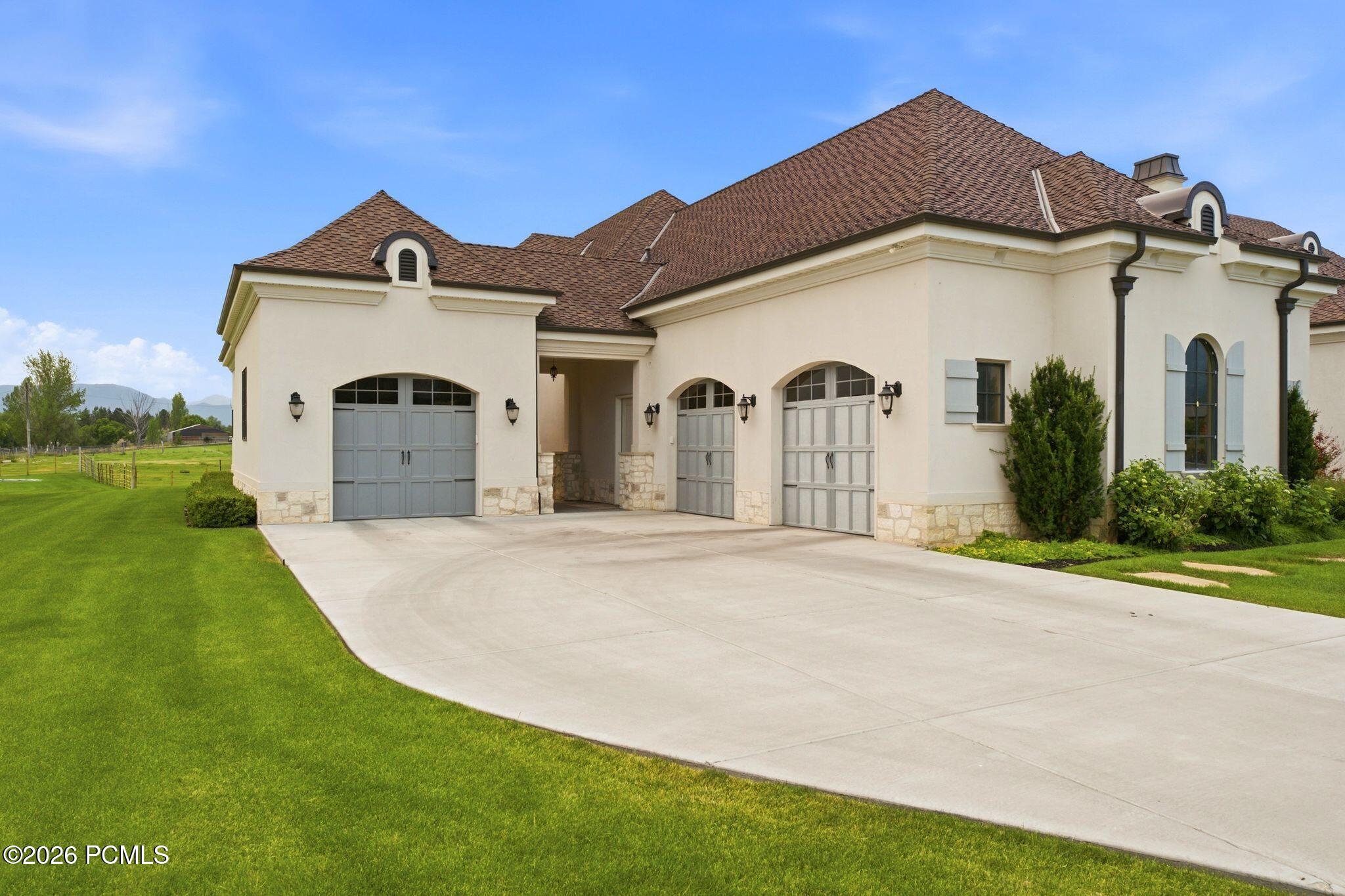 71 W Farm Springs Lane