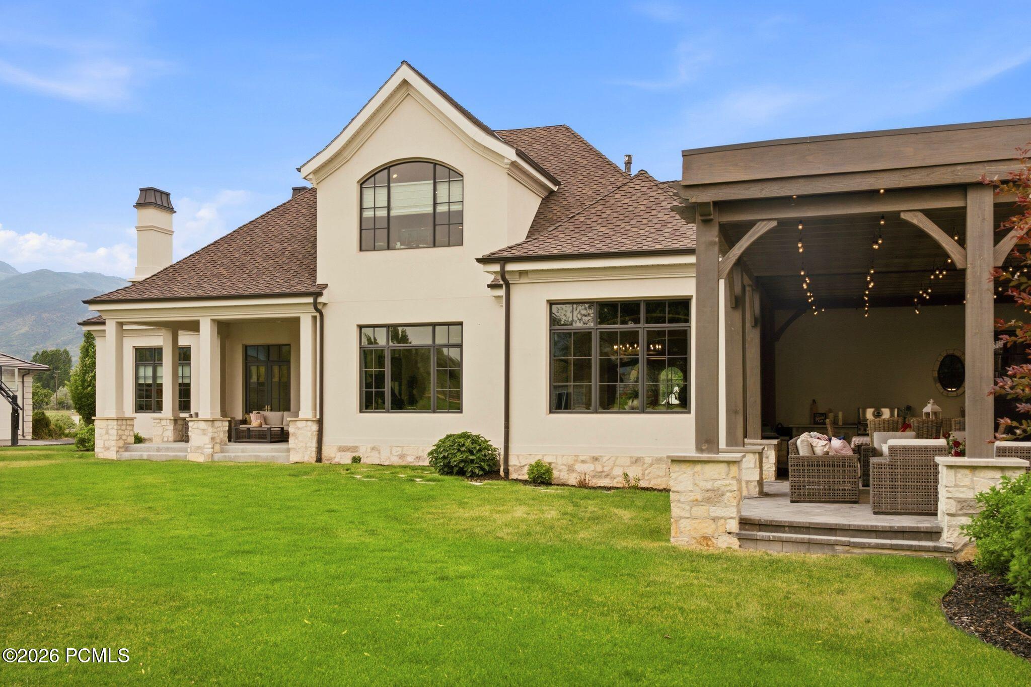 71 W Farm Springs Lane