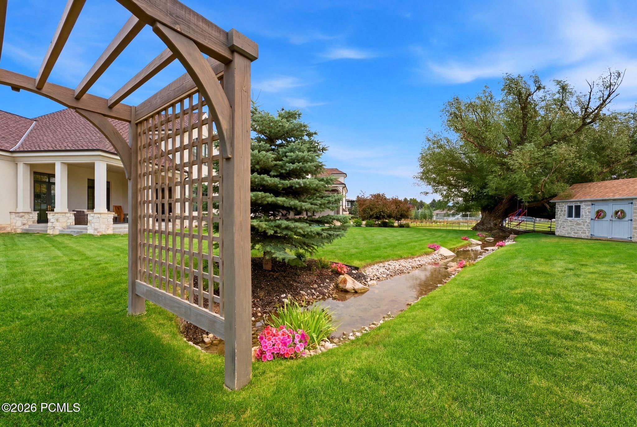 71 W Farm Springs Lane
