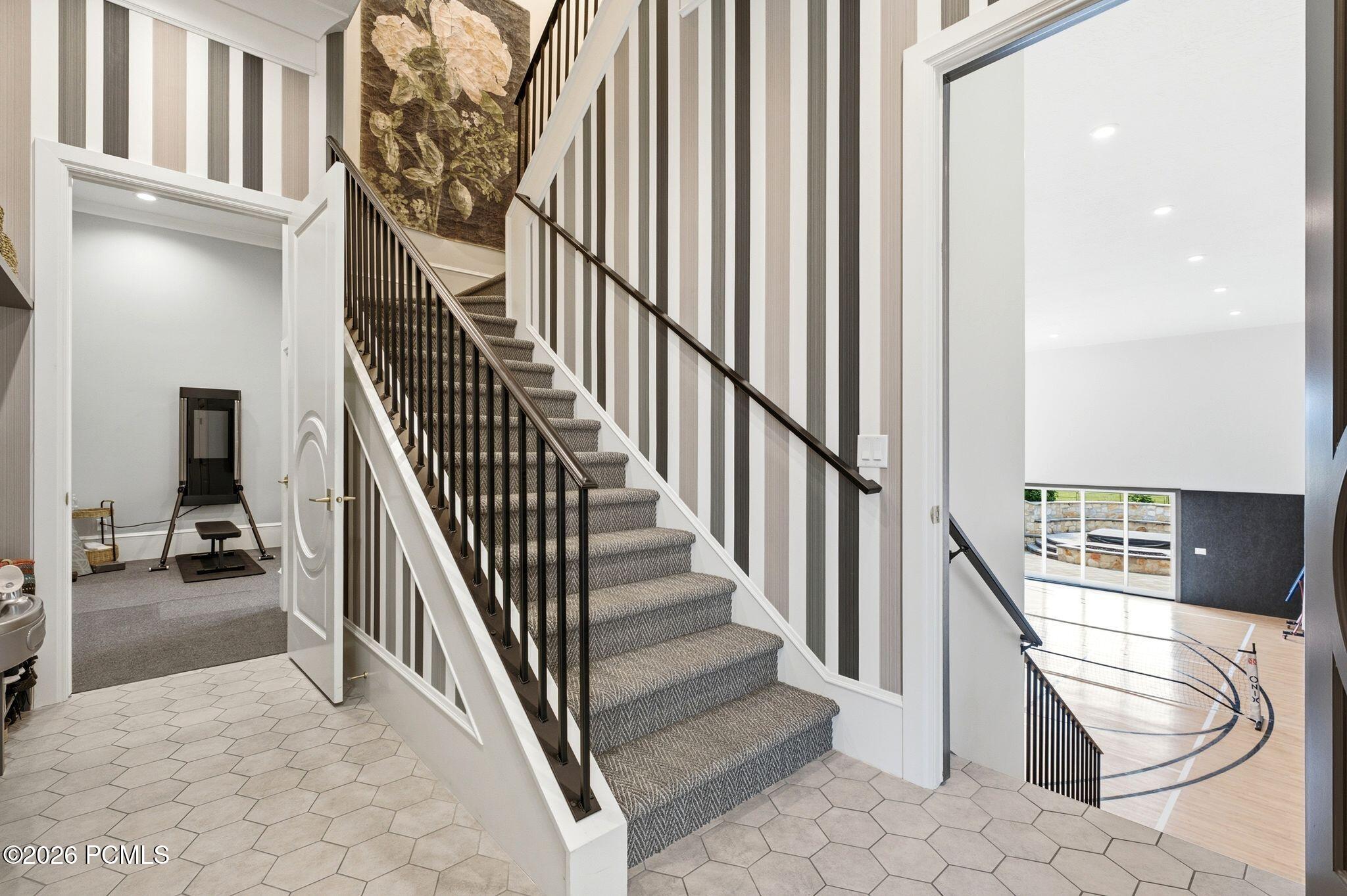 71 W Farm Springs Lane