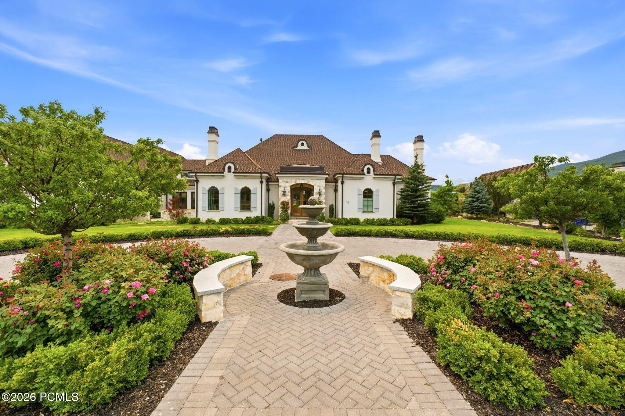 71 W Farm Springs Lane