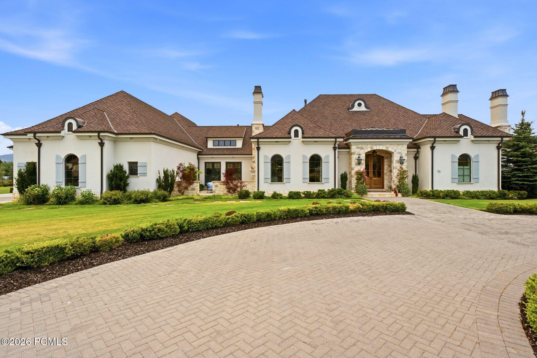 71 W Farm Springs Lane