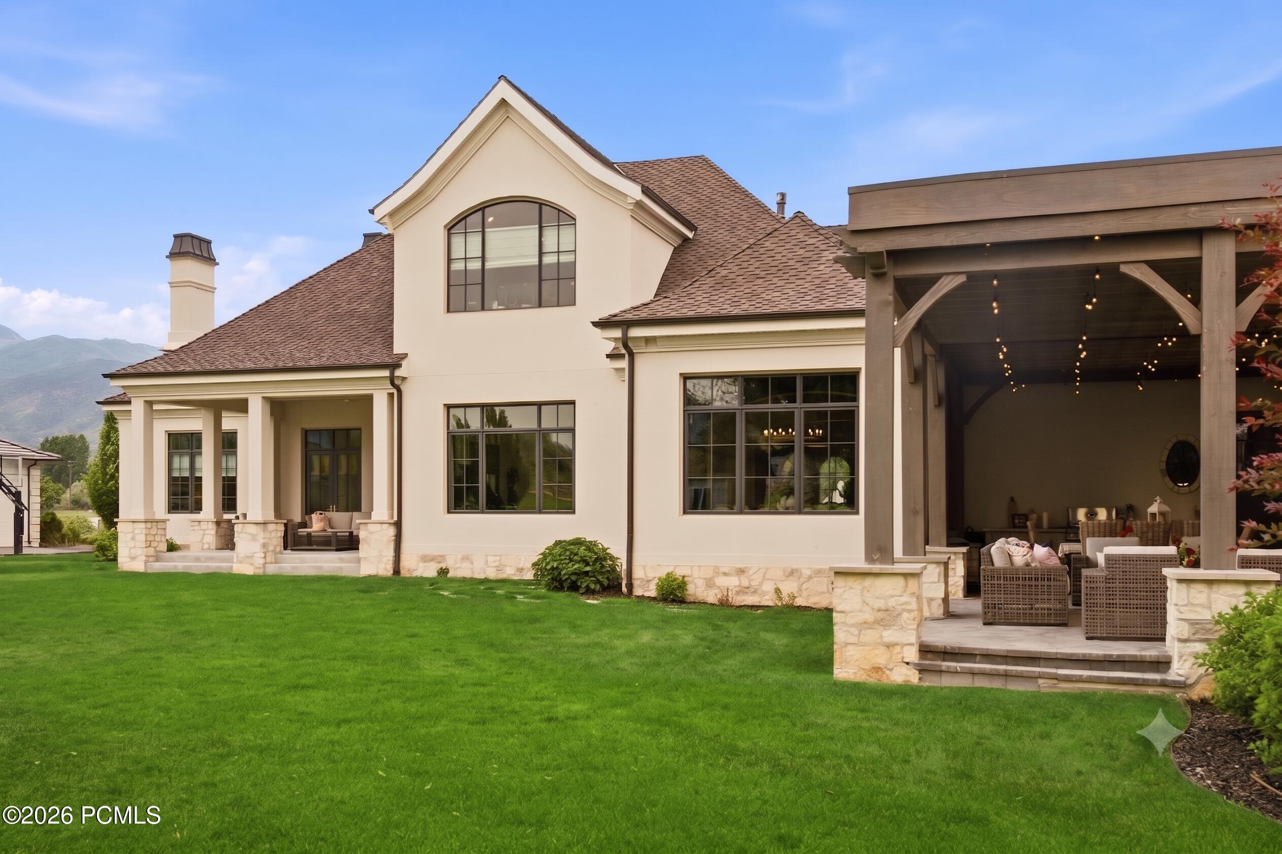 71 W Farm Springs Lane