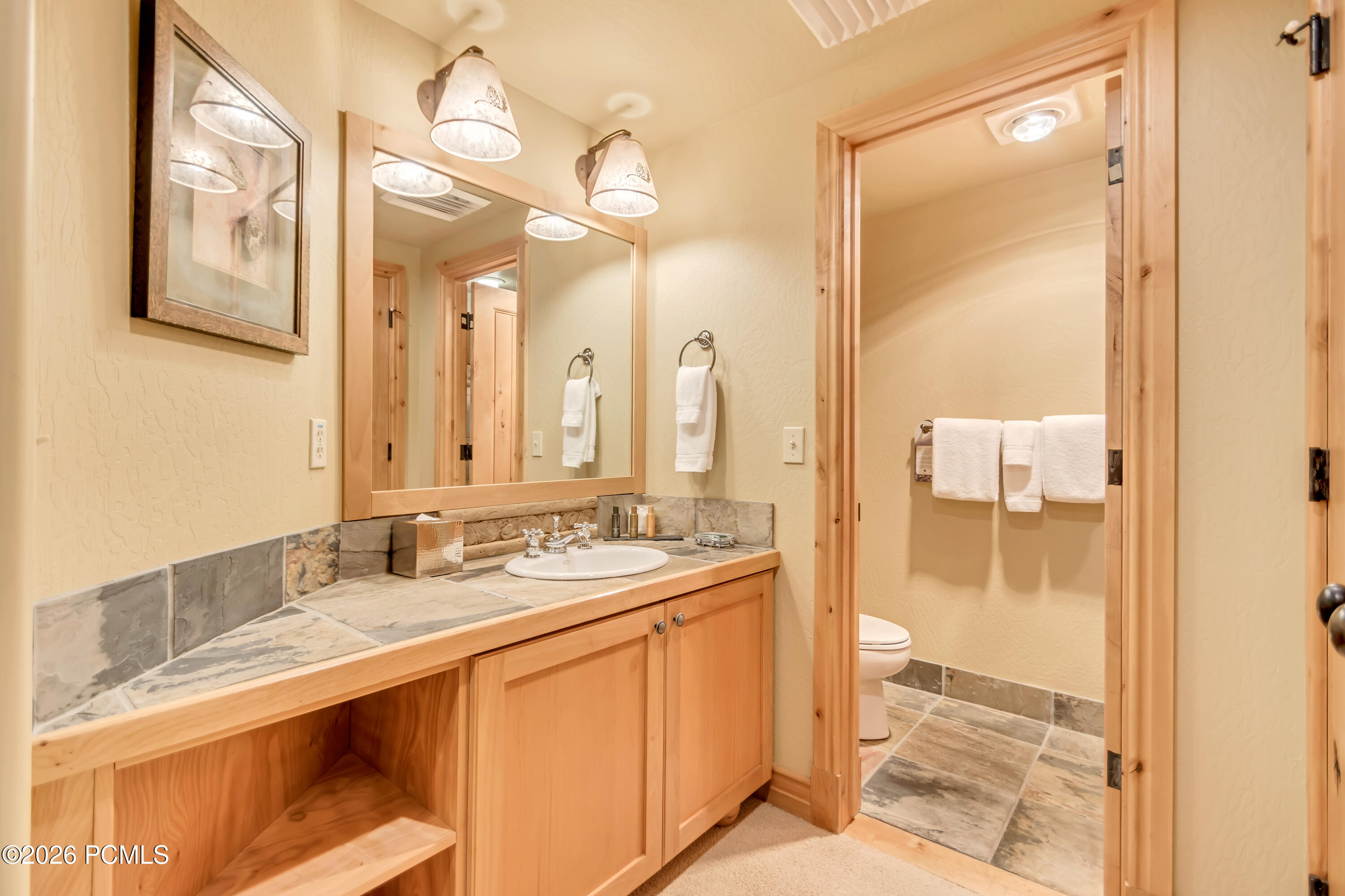 2900 E Deer Valley Drive B218/220