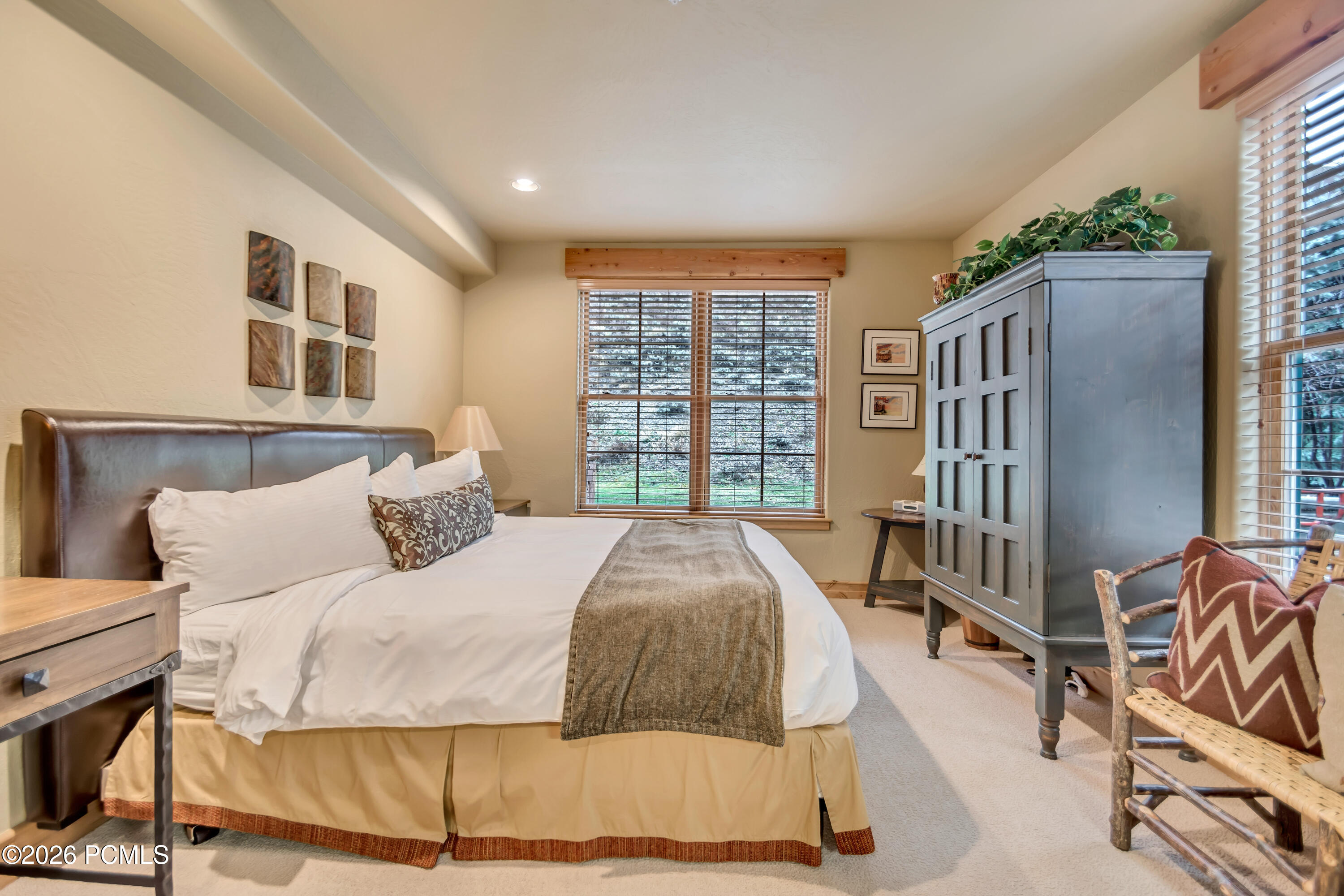 2900 E Deer Valley Drive B218/220