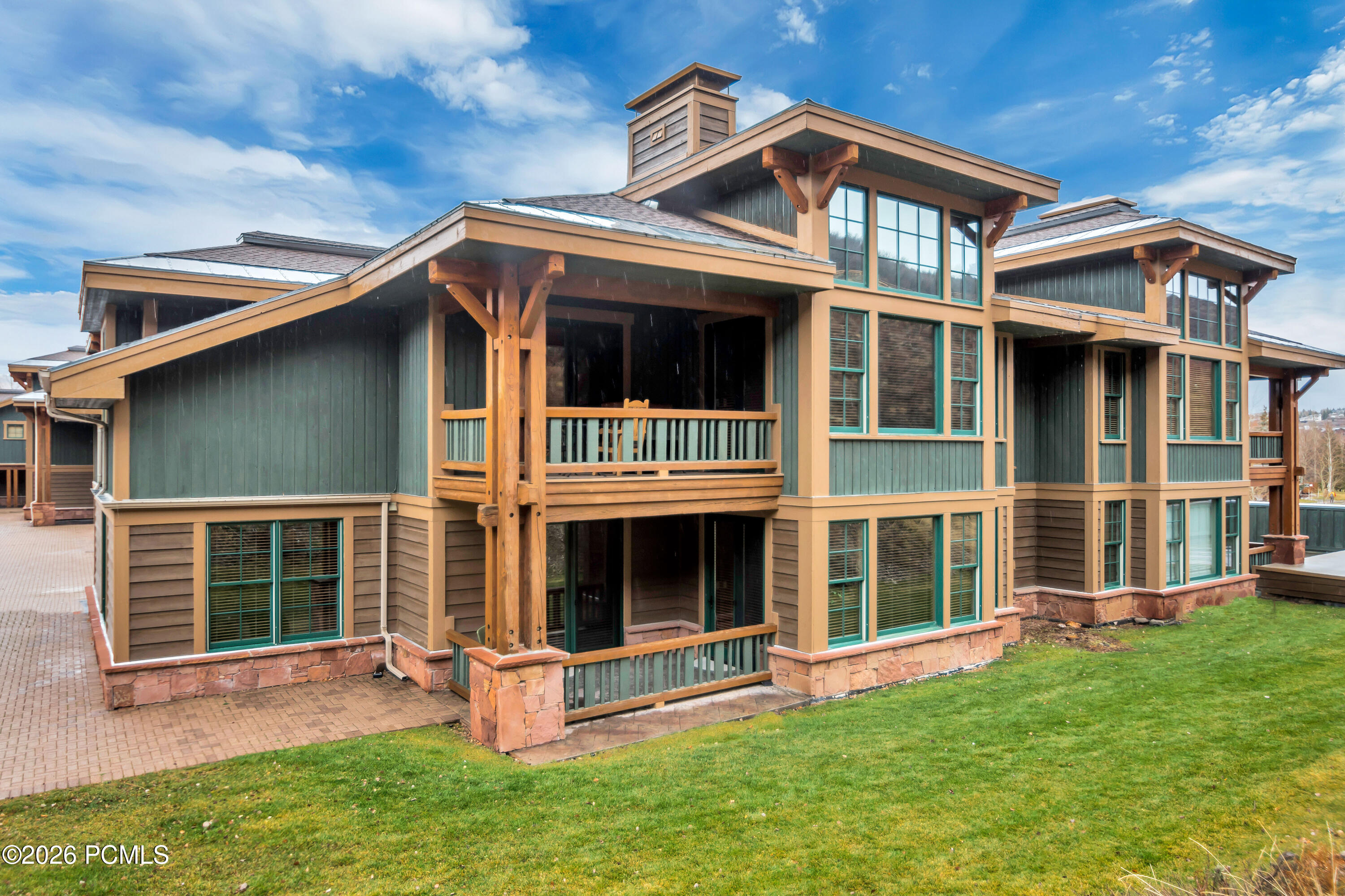 2900 E Deer Valley Drive B218/220