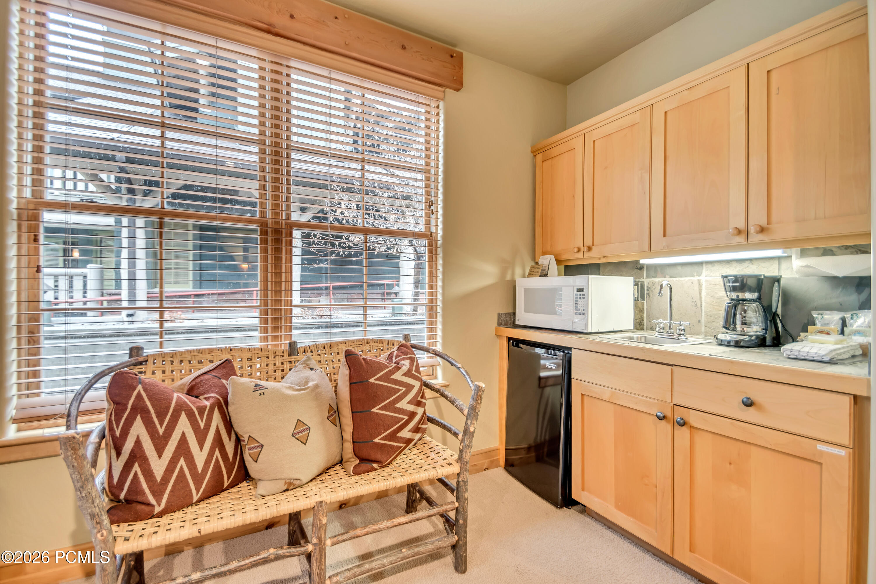 2900 E Deer Valley Drive B218/220