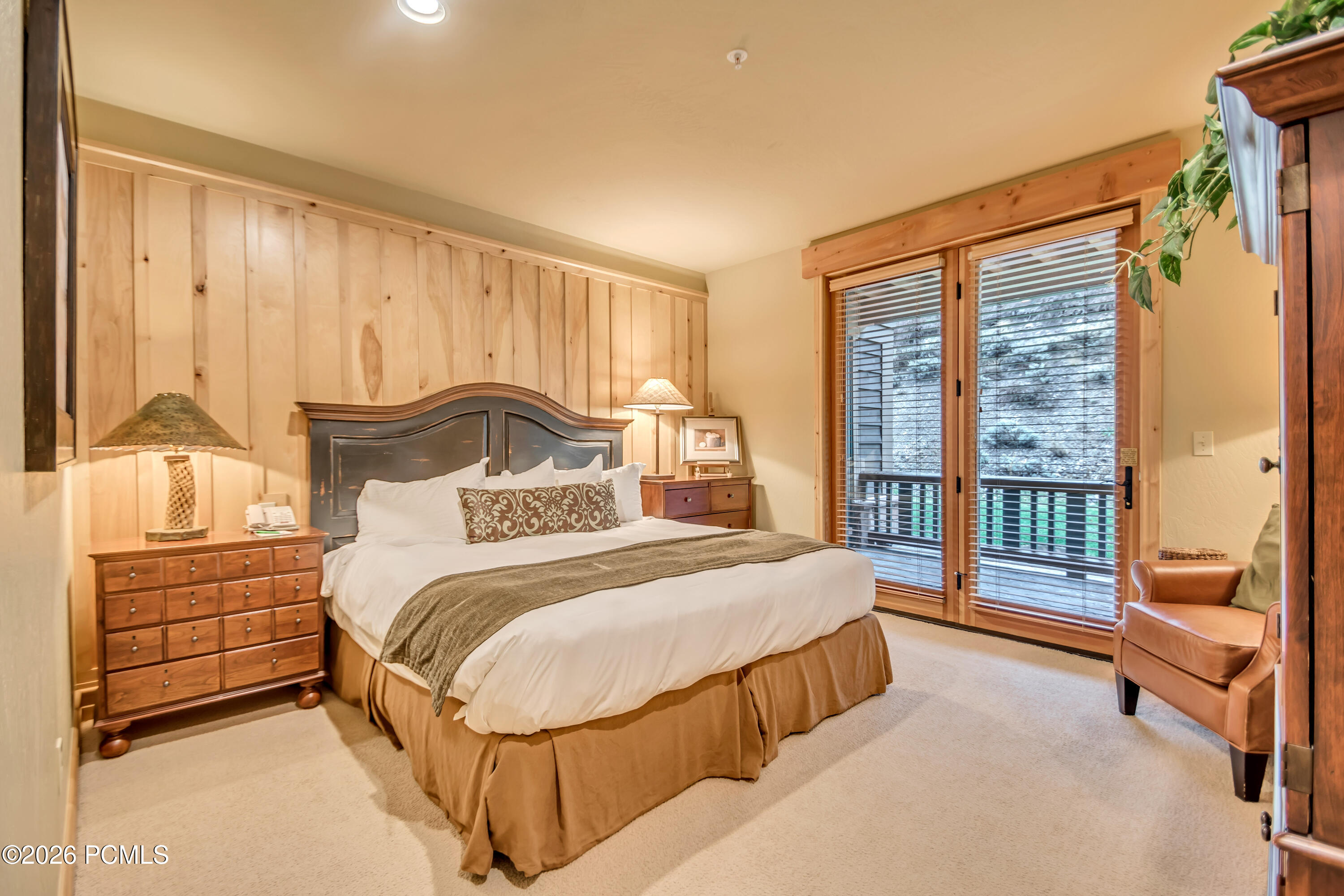 2900 E Deer Valley Drive B218/220
