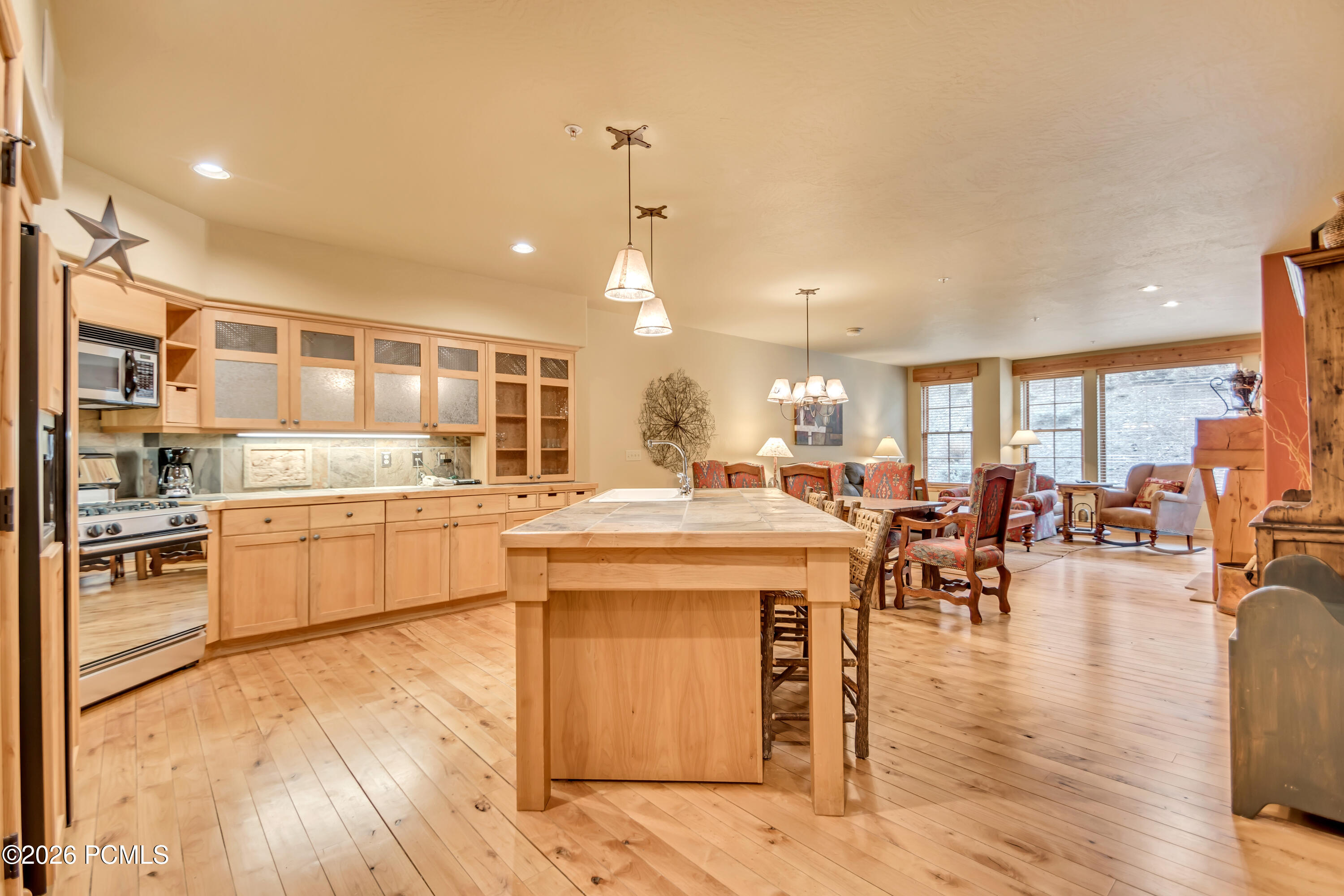 2900 E Deer Valley Drive B218/220