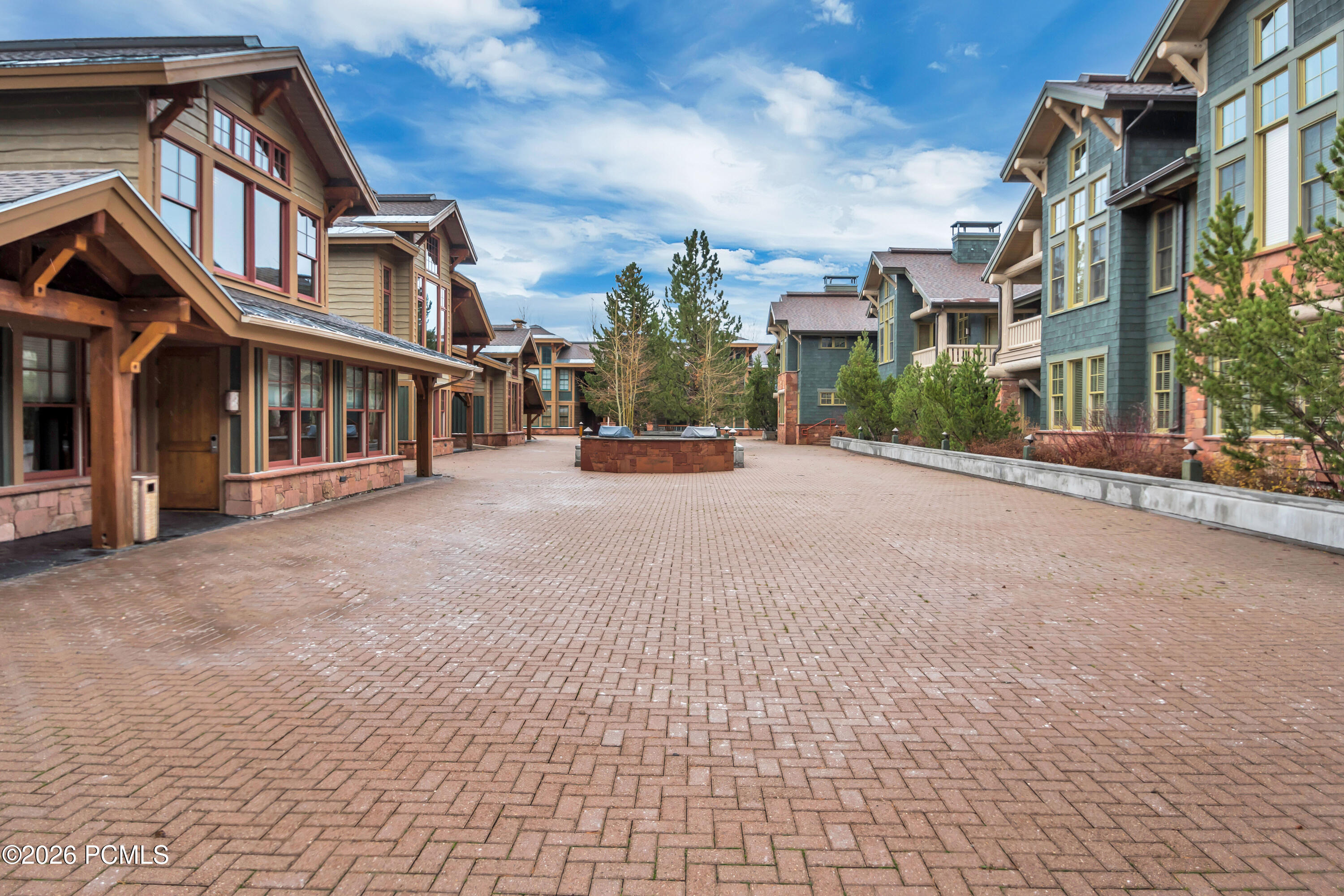 2900 E Deer Valley Drive B218/220