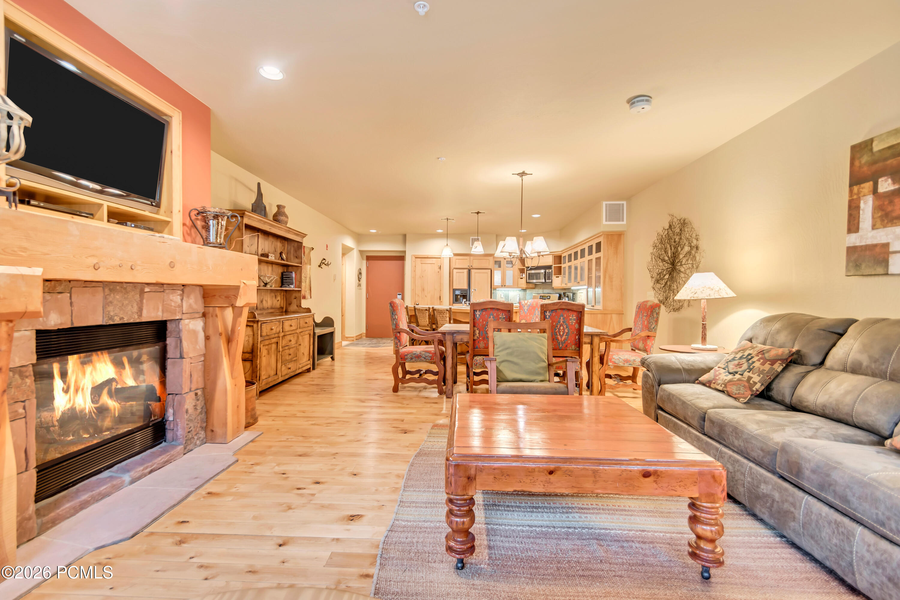 2900 E Deer Valley Drive B218/220