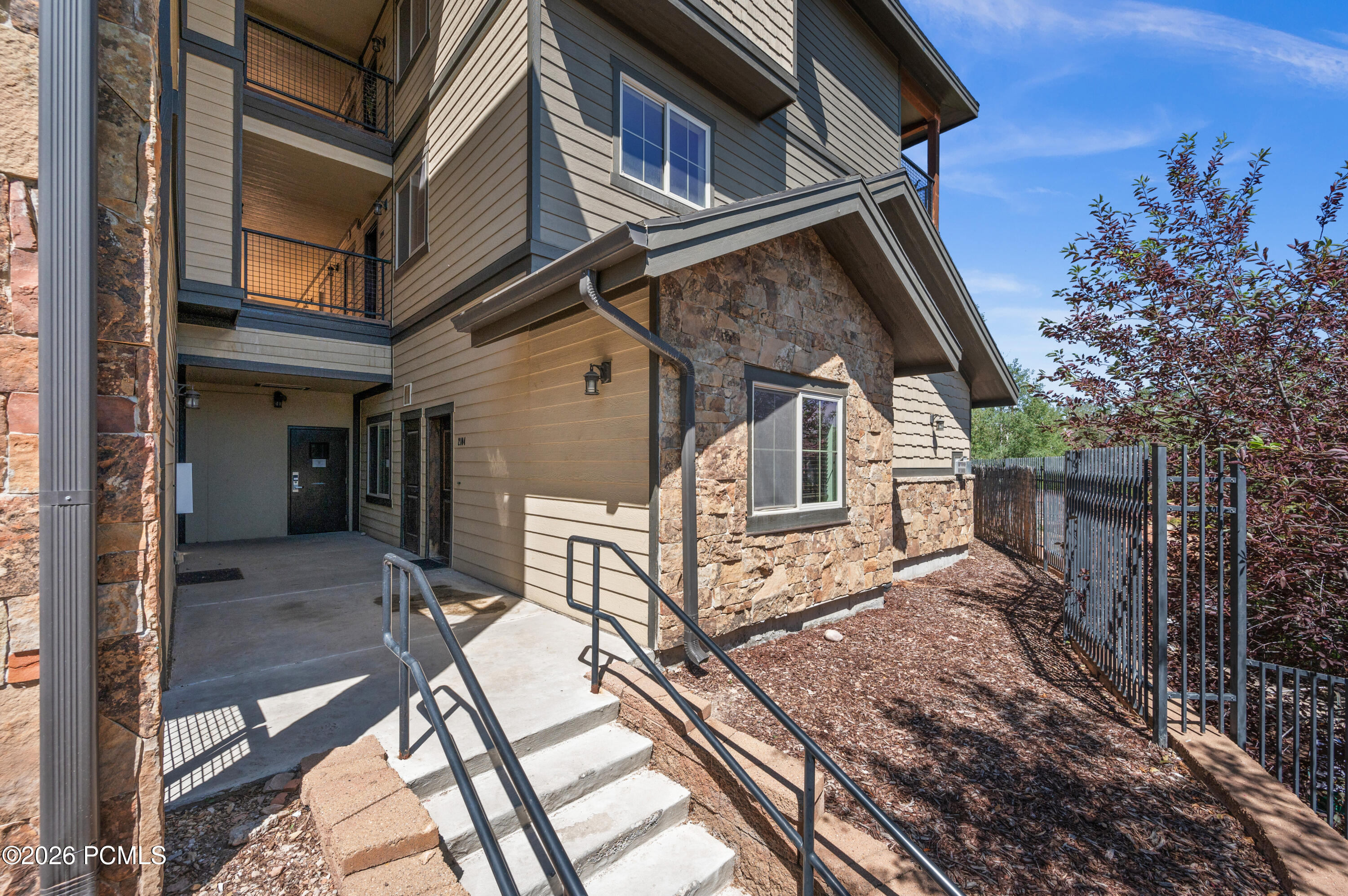 5461 N Luge Lane 2104