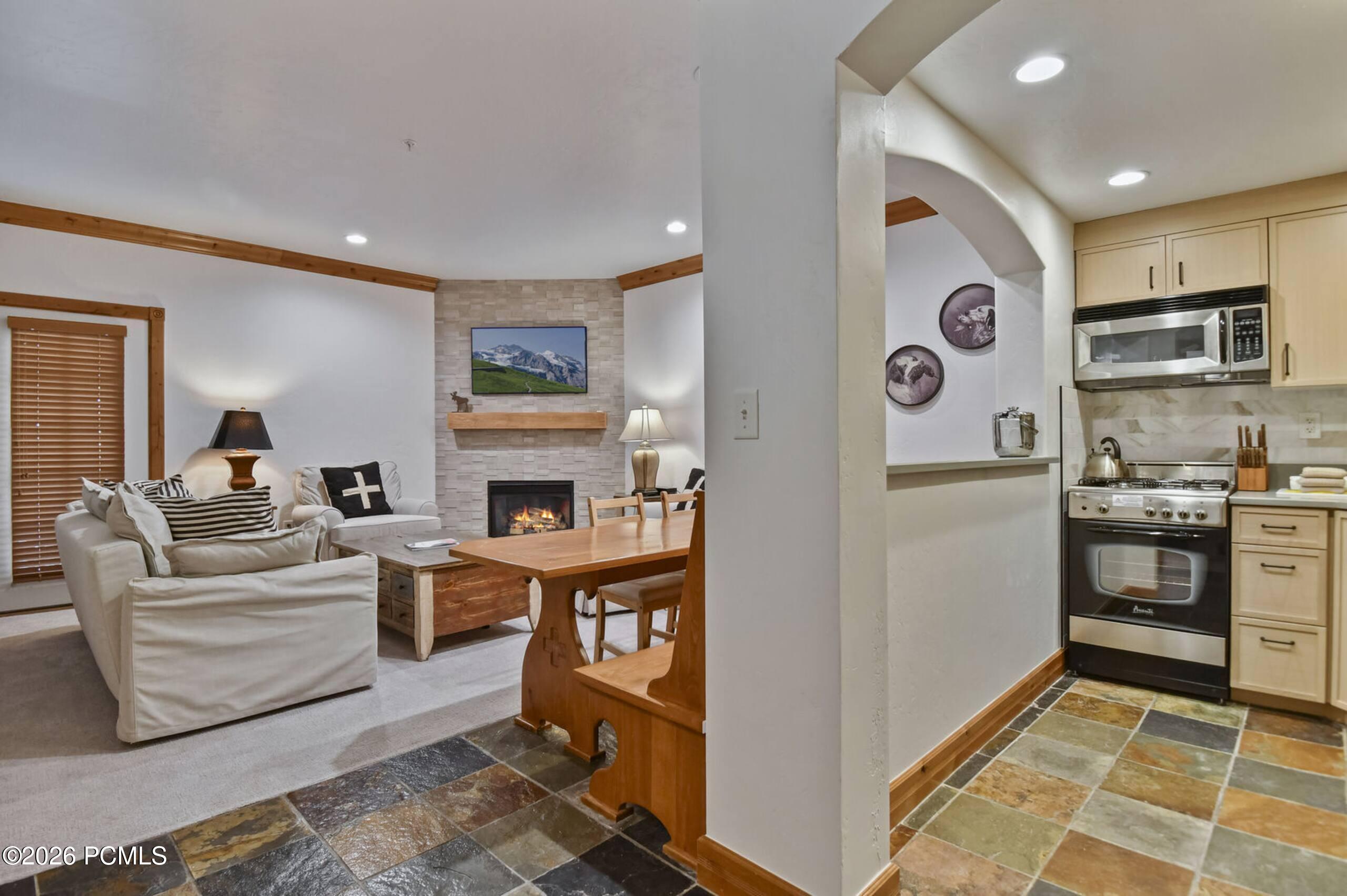 840 W Bigler Lane 1002/1004