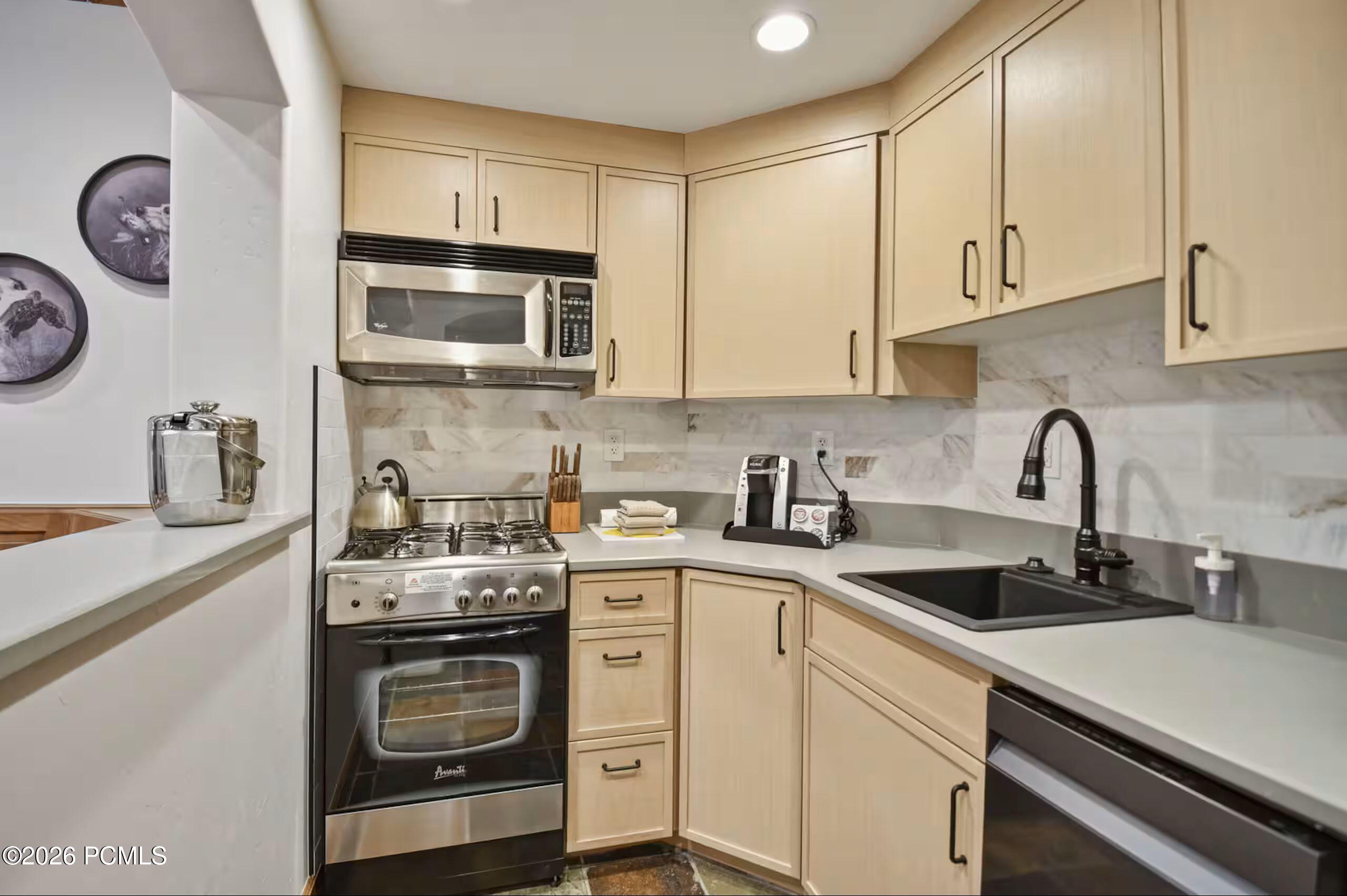 840 W Bigler Lane 1002/1004