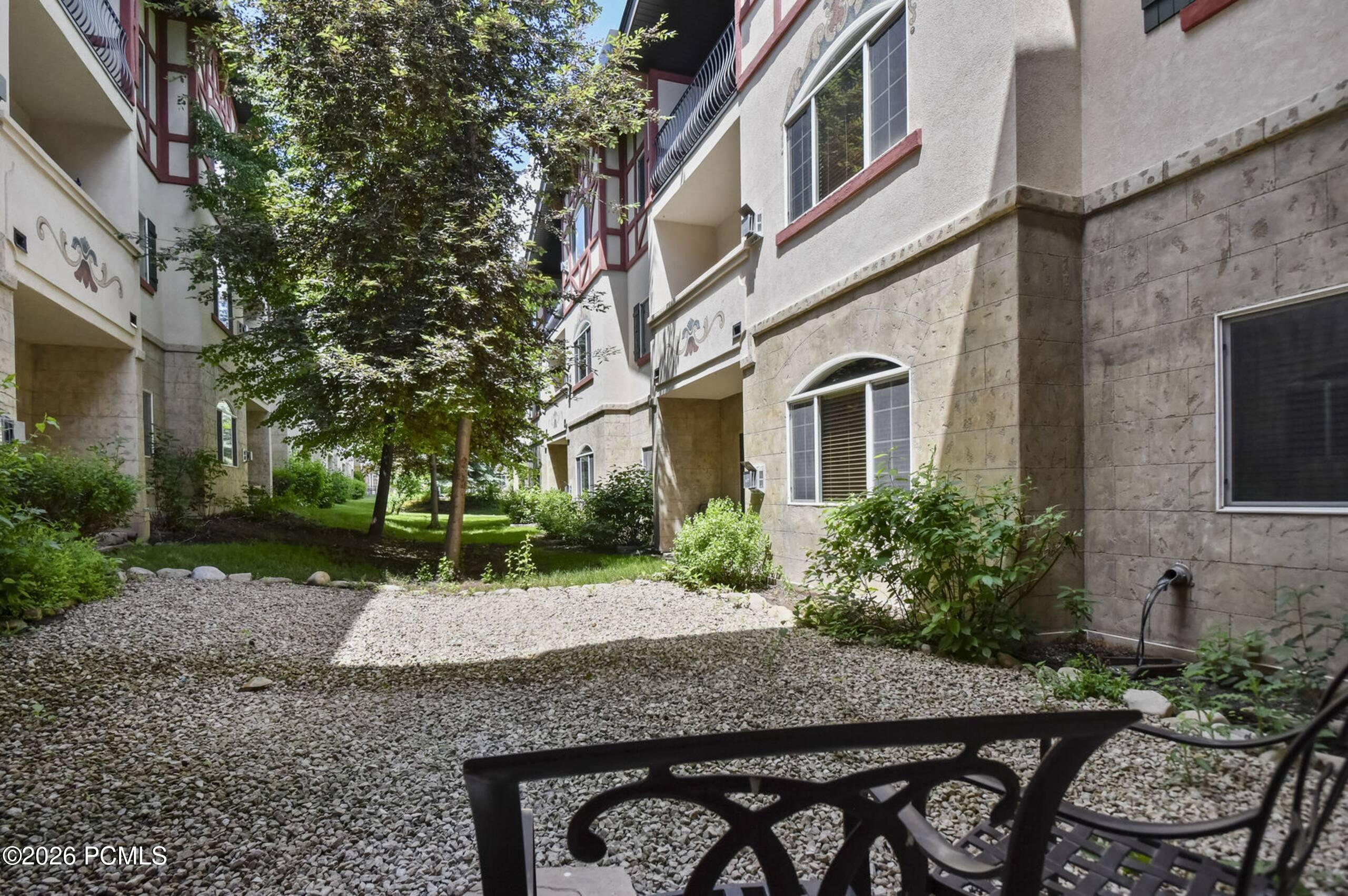 840 W Bigler Lane 1002/1004