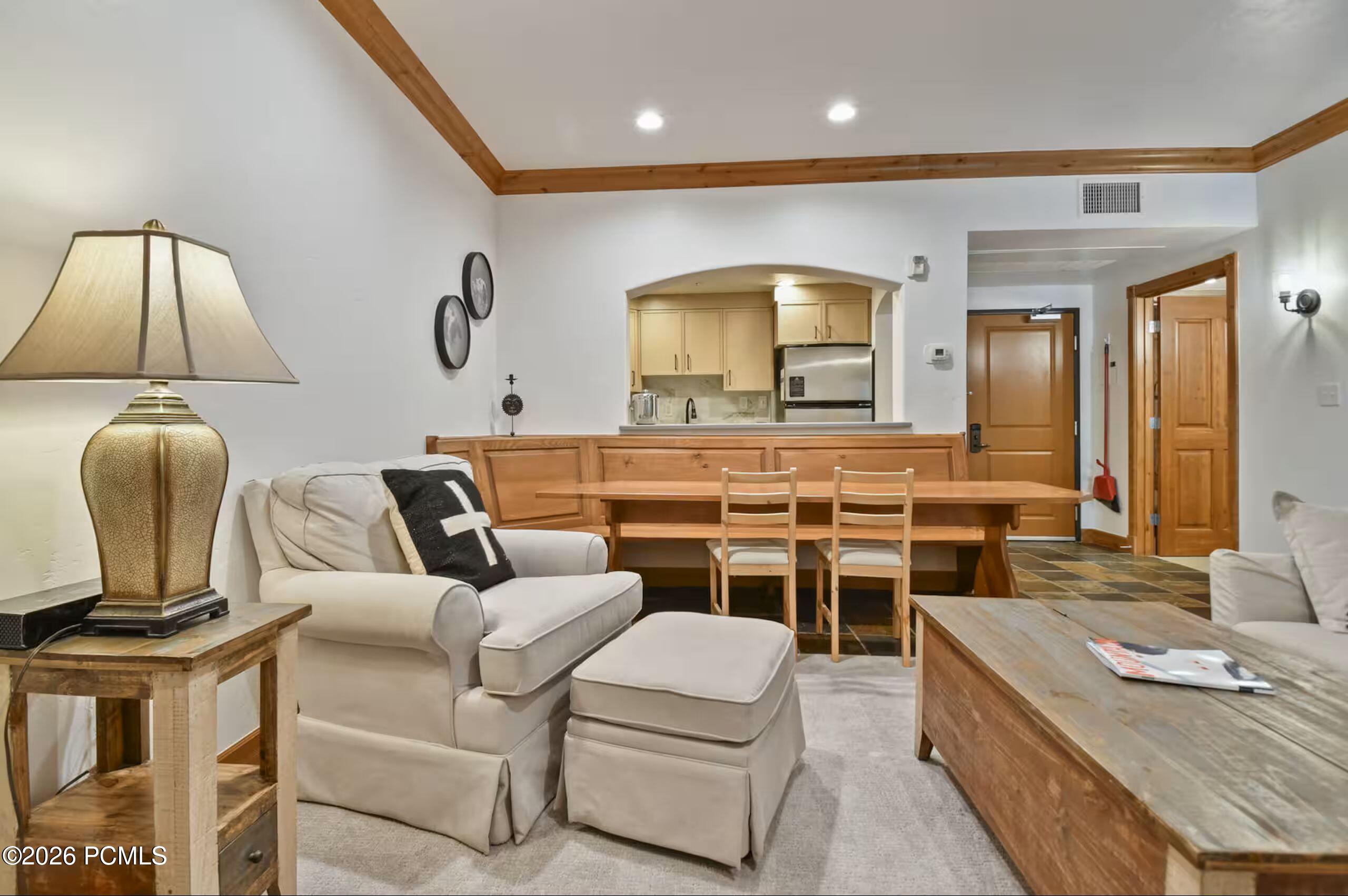 840 W Bigler Lane 1002/1004