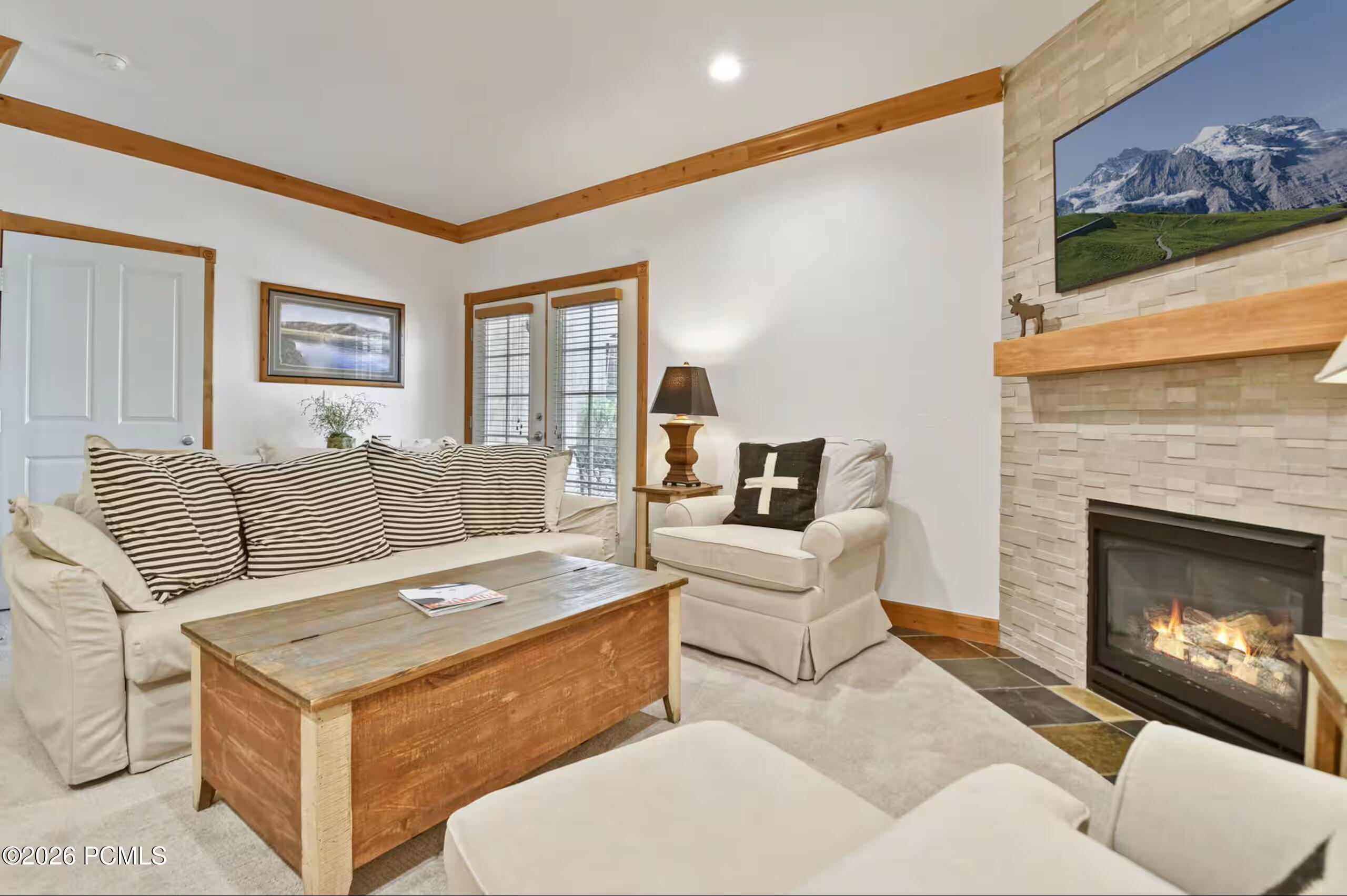 840 W Bigler Lane 1002/1004